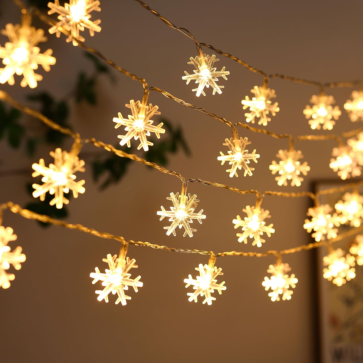 Yoitomehy Snowflake Christmas String Lights, 20 ft 40 LED Battery Operated Christmas Lights, Xmas Decorations Fairy Lights for Bedroom Mantle Window Patio Tree Holiday Room Dorm Decor, Warm White
