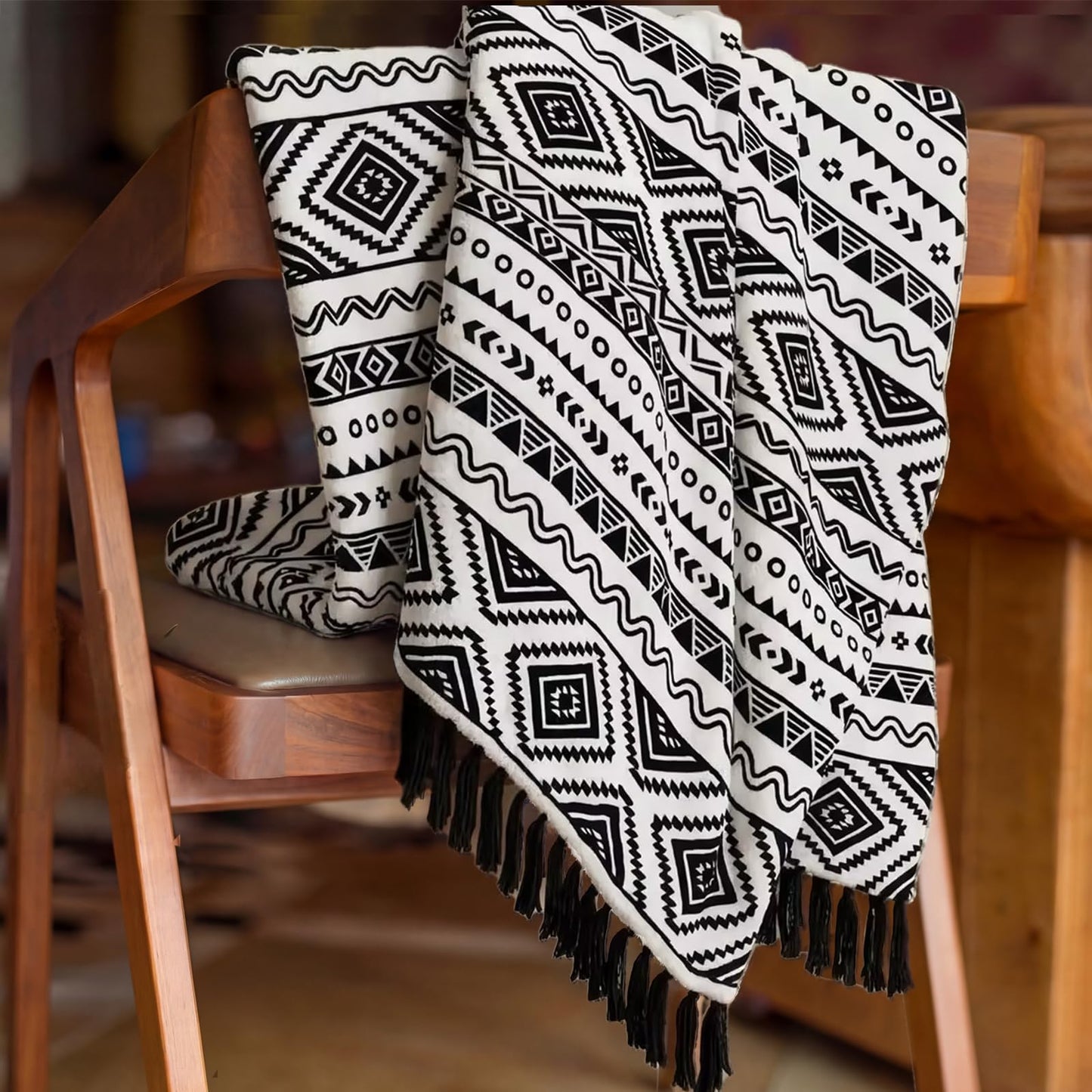 Boho Throw Blanket for Couch - Farmhouse Rustic Soft Blanket with Tassel, Western Aztec Vintage Blanket, Bohemian Cozy Blanket, Gifts for Women(50x60 Inches, Black and White)