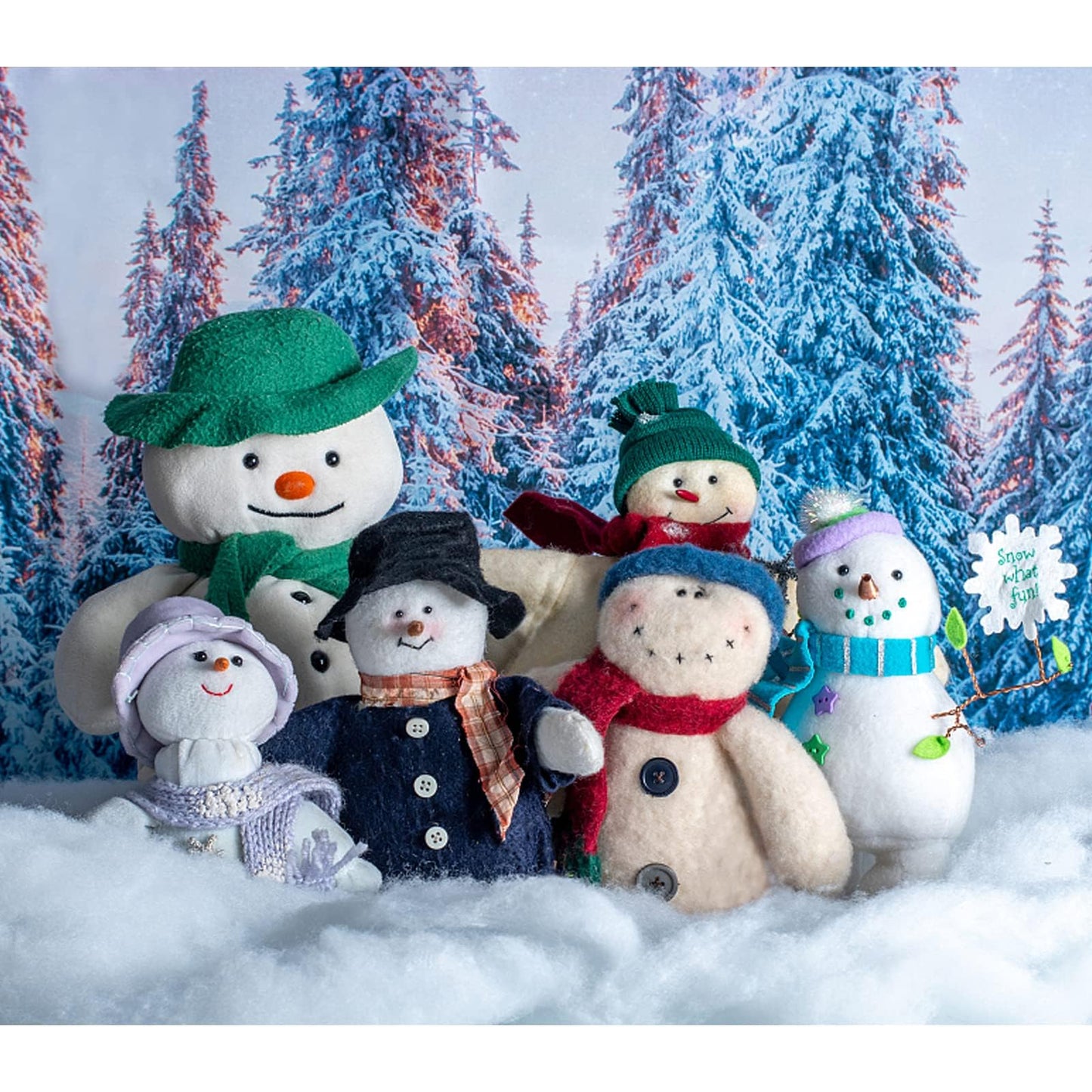 Apragaz Christmas Fake Snow Decoration, Artificial Snow Fluffy Fake Snow Decor, Flame Resistant Indoor Snow for Winter Village, Nativity, Christmas Tree, Christmas Decoration(5.6 OZ)