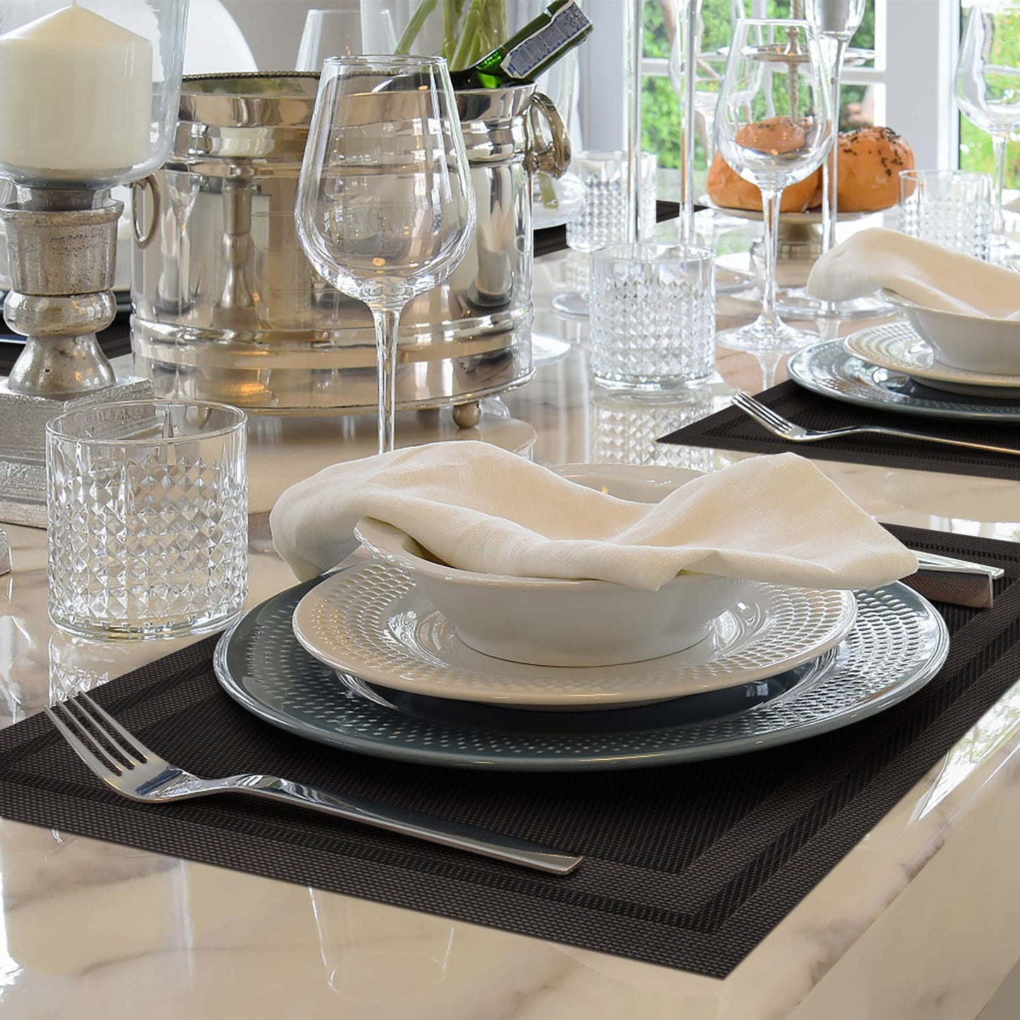 Winknowl Placemats Set of 4，Heat Resistant Woven Vinyl Washable PVC Place Mats，Non-Slip Stain Resistant Indoor/Outdoor Table Mats for Dining Table (Black Brown)