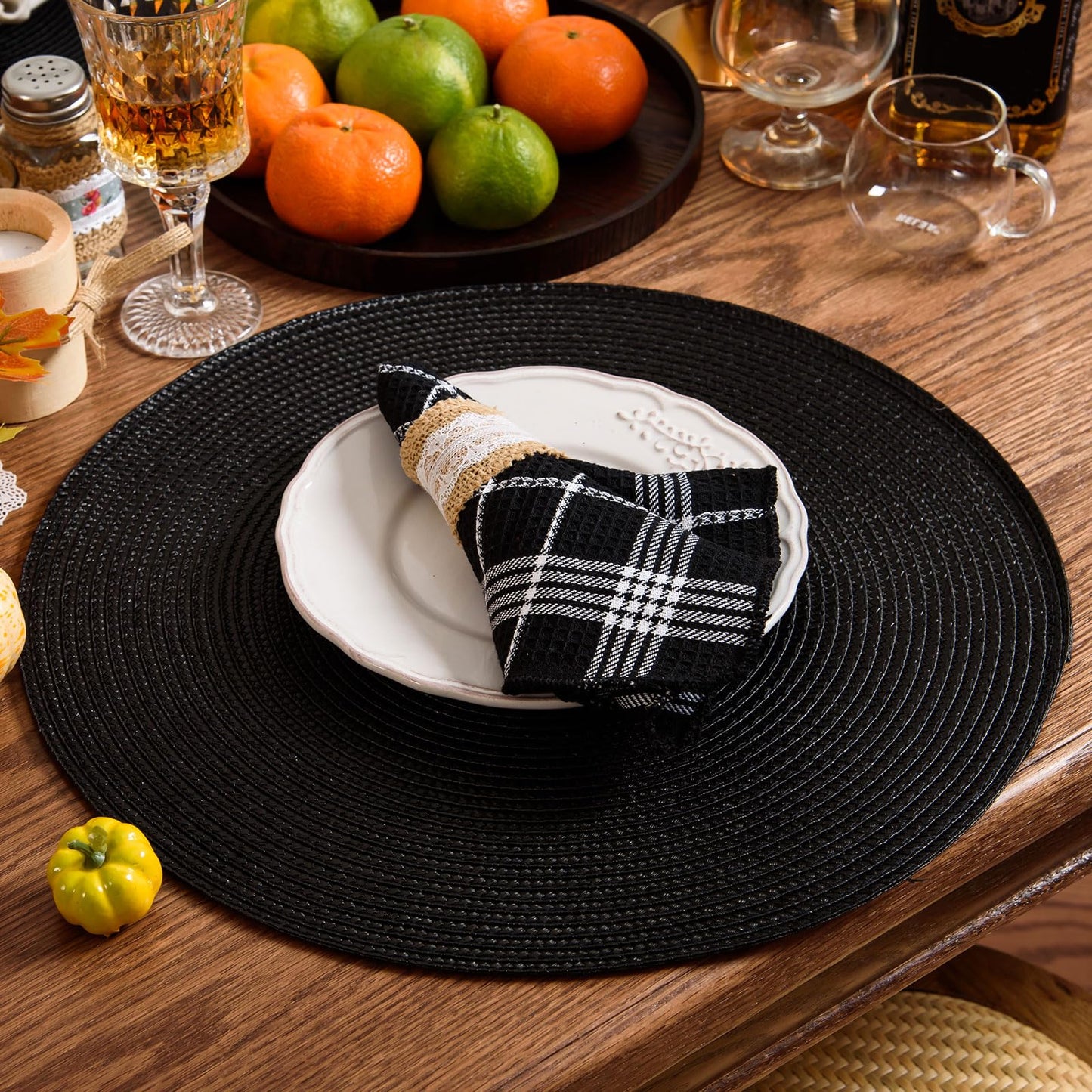 AHHFSMEI Round Placemats Set of 4 Heat Resistant Washable Non-Slip Woven Braided Table Mats for Dining Table Kitchen & Home Decor (Black,4)