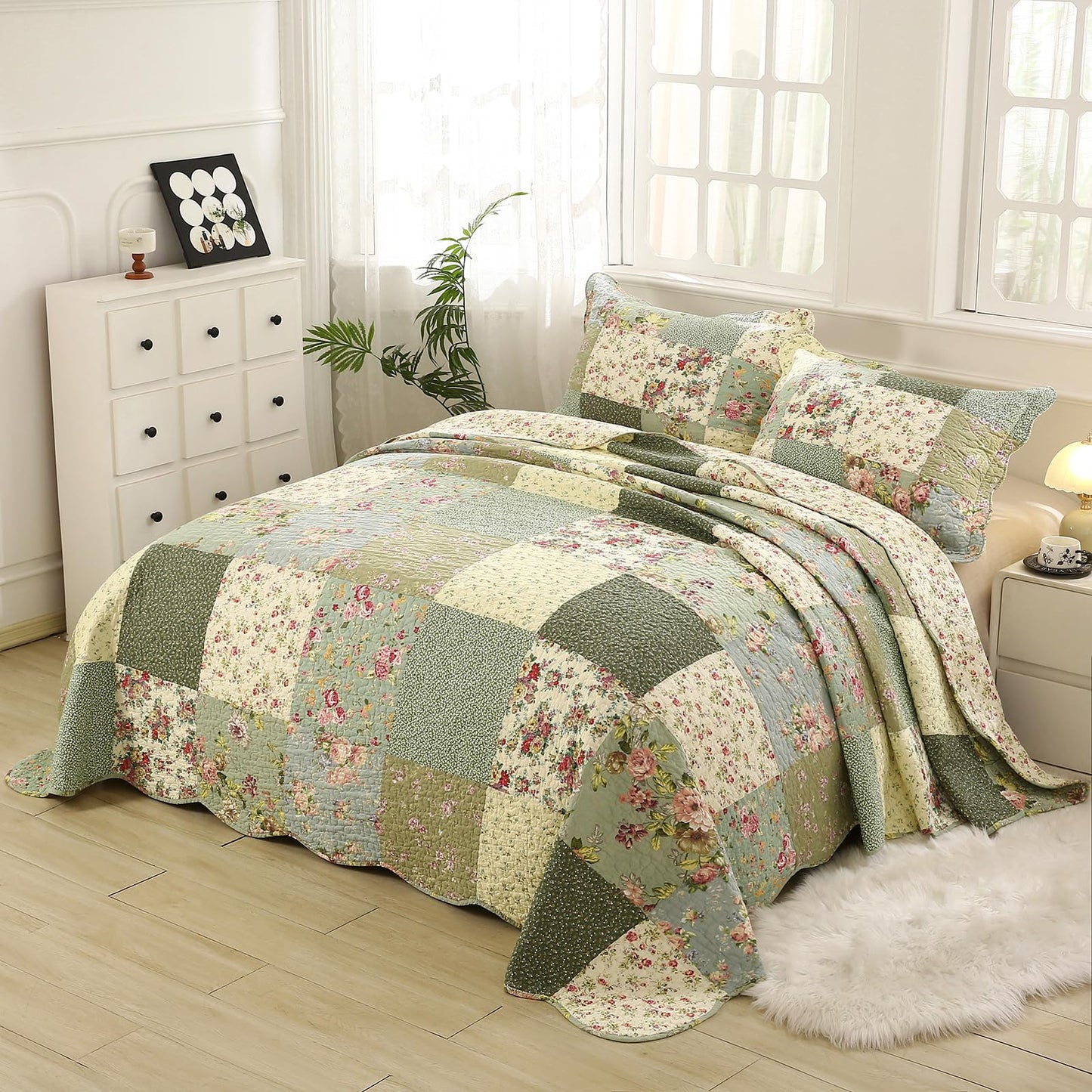 vctops Boho Patchwork Cotton Quilted Bedspread Quilt Set Queen Size 3 Pieces Soft Reversible Lightweight Coverlet Set Floral Print 1 Quilt and 2 Pillow Shams (Green D,Queen)