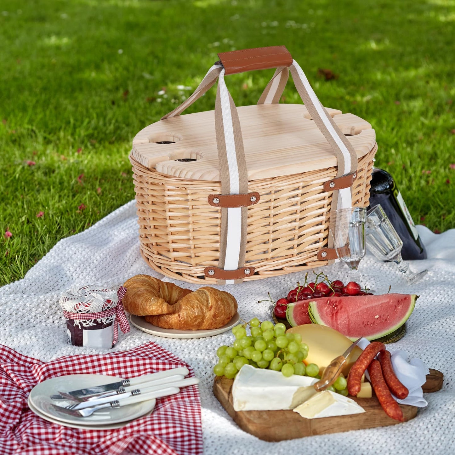Zettfuly Picnic Basket Set for 4 - Wicker Insulated Picnic Basket with Folding Wine Table, Wine Picnic Kit with Liner for Couples, Camping, Outdoor, Valentine (Cherry)