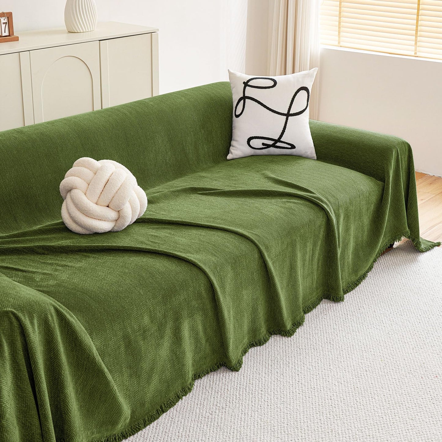 hyha Couch Cover for Dogs, Boho Sofa Covers for 3 Cushion Couch Washable, Chenille Sofa Slipcover for Pets, Soft Loveseat Sectional Couch Throw Blankets with Tassels (Green, 71x118 Inch)