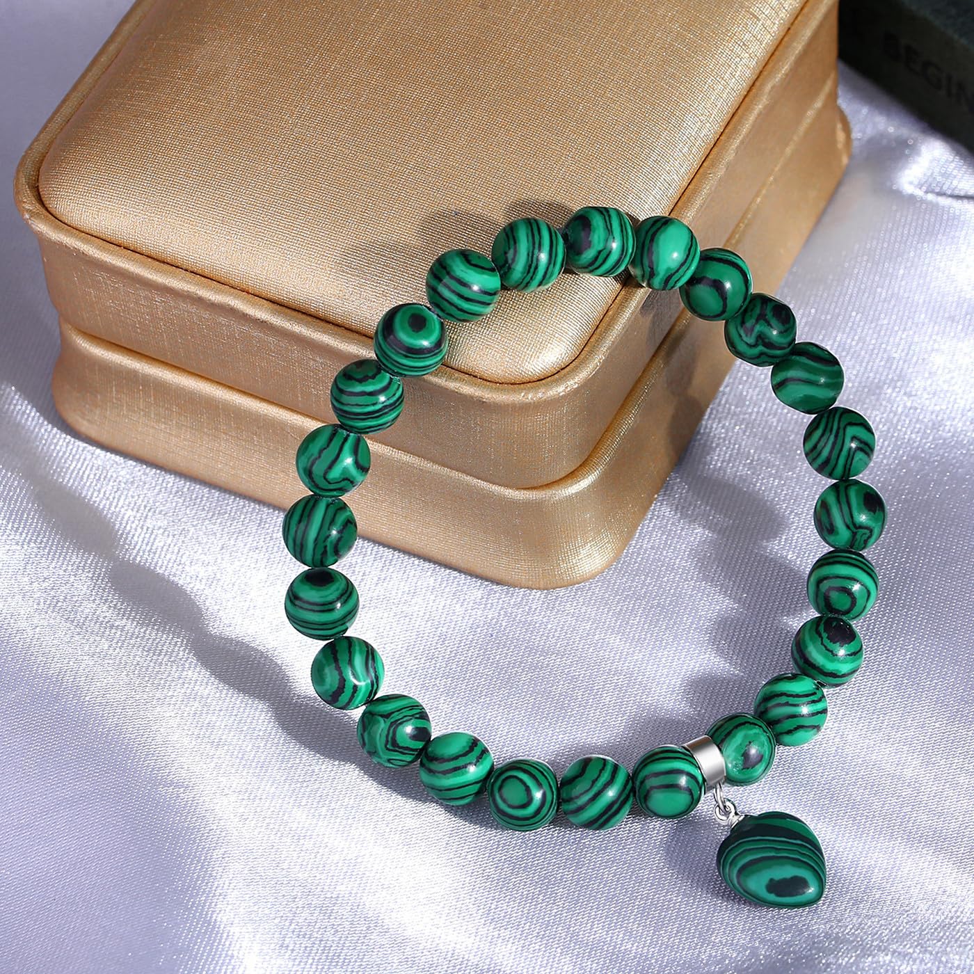 MAIBAOTA Malachite Bracelet for Women, 8 mm Beaded Bracelet, Mothers Day Crystal Gifts for Mom, Crystal Gemstone Love Heart Bracelet Jewelry Gifts for Birthday Valentine's Day Anniversary