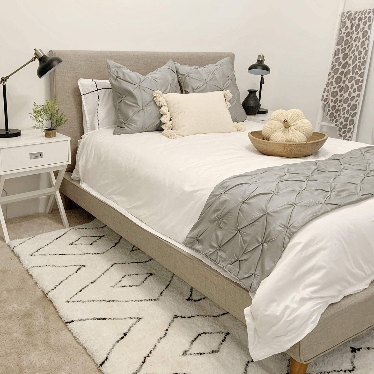 KBC linen 100% Cotton 800 Thread Count Pinch Pleated, Easy Care Decorative Bed Scarf Solid, 1 Piece Pinch Pleated Bed Runner, California King Size (108"X20") Light Grey