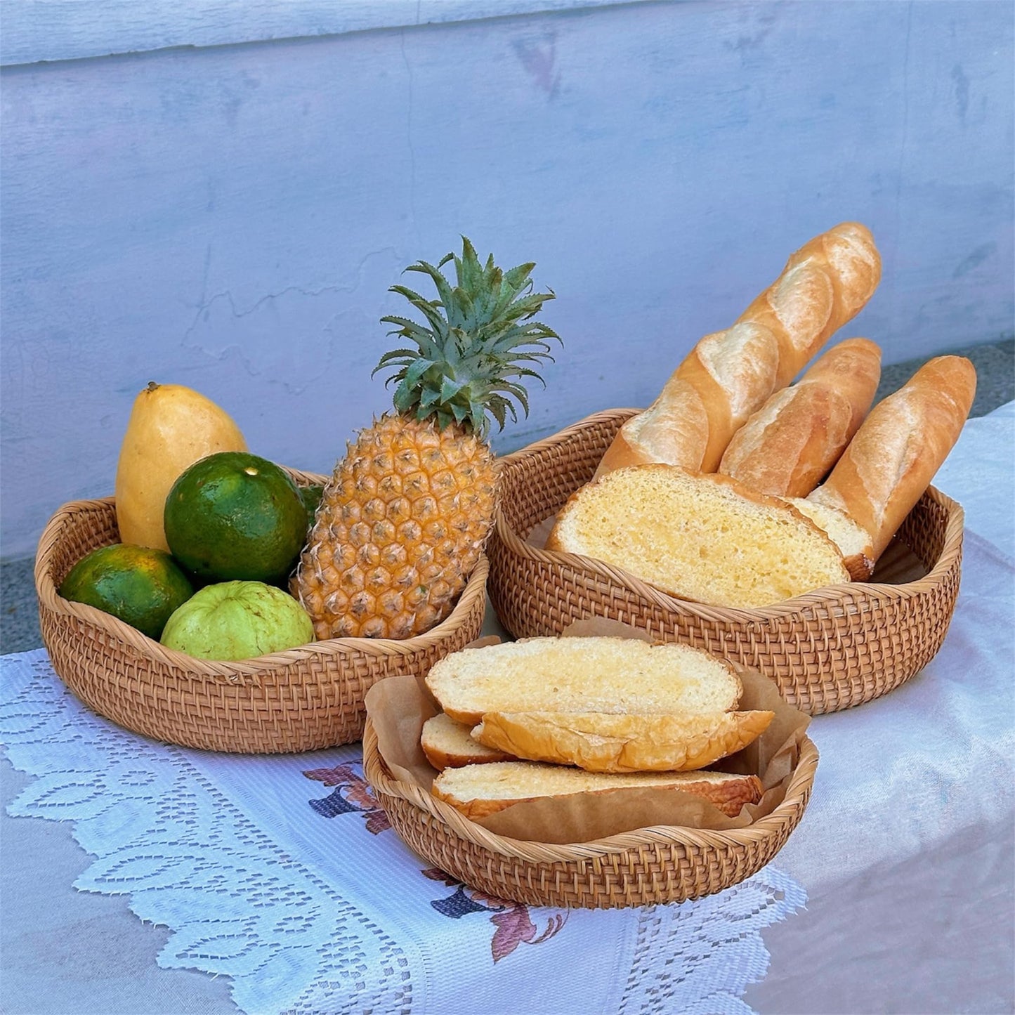 PYNAMIS 3 Pack Natural Rattan Round Wave Bread Basket, Fruit Bowl, Bread Basket Small Wicker Basket, Handmade Rattan Kitchen Decor, Fruit Storage, Basket Organizing, Set of 3 Size