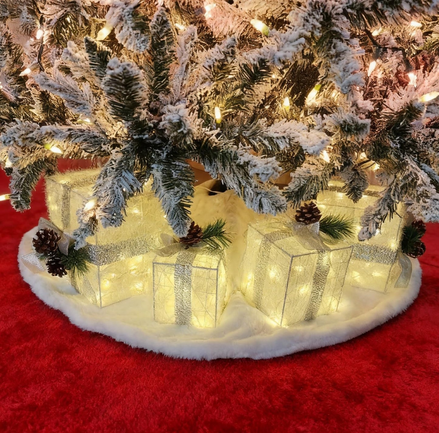 COVFEVER Set of 4 Christmas Lighted Gift Boxes, Pre-lit Light up Present Set with Different Sizes for Holiday Indoor Outdoor Decorations - Battery Operated(Warm White)