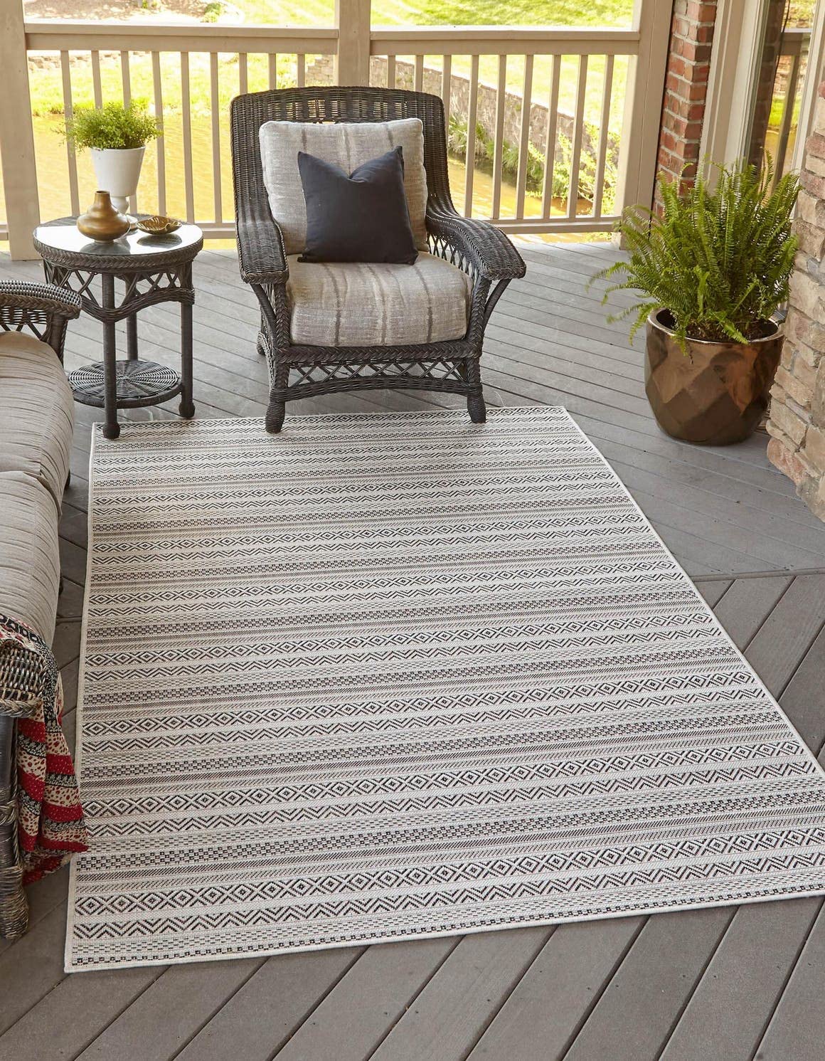 Unique Loom Outdoor Striped Collection Area Rug - Maia (5' 3" x 8' Rectangle, Beige/Ivory)