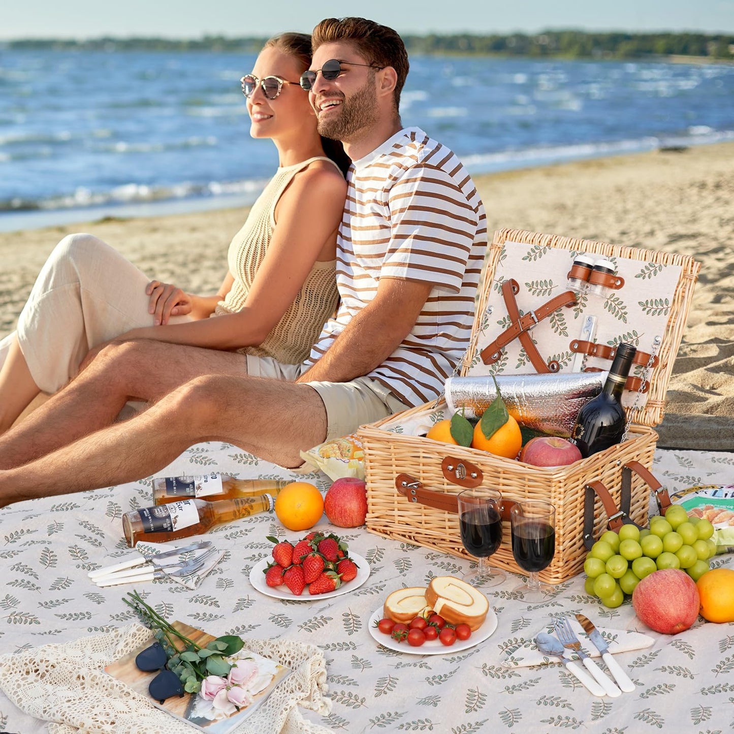 HappyPicnic Picnic Basket Set for 2 - Wicker Picnic Basket with Waterproof Blanket & Insulated Liner, Large Handmade Willow Hamper with Cutlery Kit for Outdoor, Picnic, Camping, Party, Holidays (Leaf)