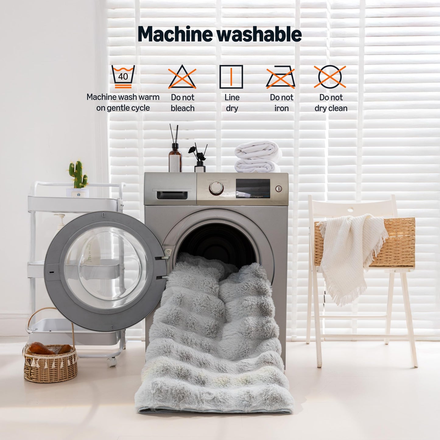 Amazon Basics Indoor Area Rug, 3D Bubble Washable Home Decor Carpet for Living Room, Bedroom, 4' W × 6' L, Grey