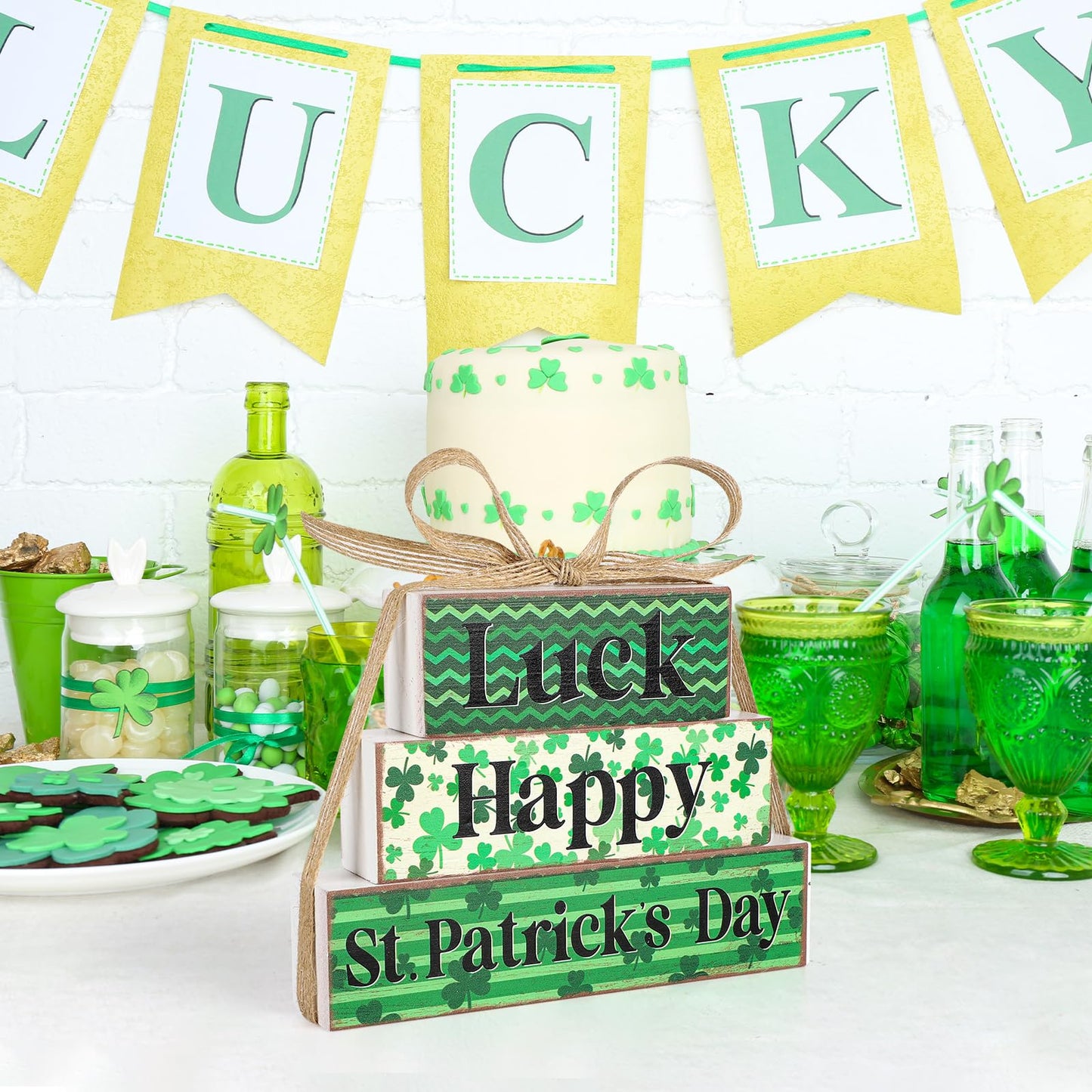 Valentine's Day Decoration Reversible Valentine St. Patrick's Day Table Decoration Wooden Table Centerpieces Rustic Valentine Tabletop Sign Bundle Double Side Irish Tiered Tray Decor for Home Office Decor