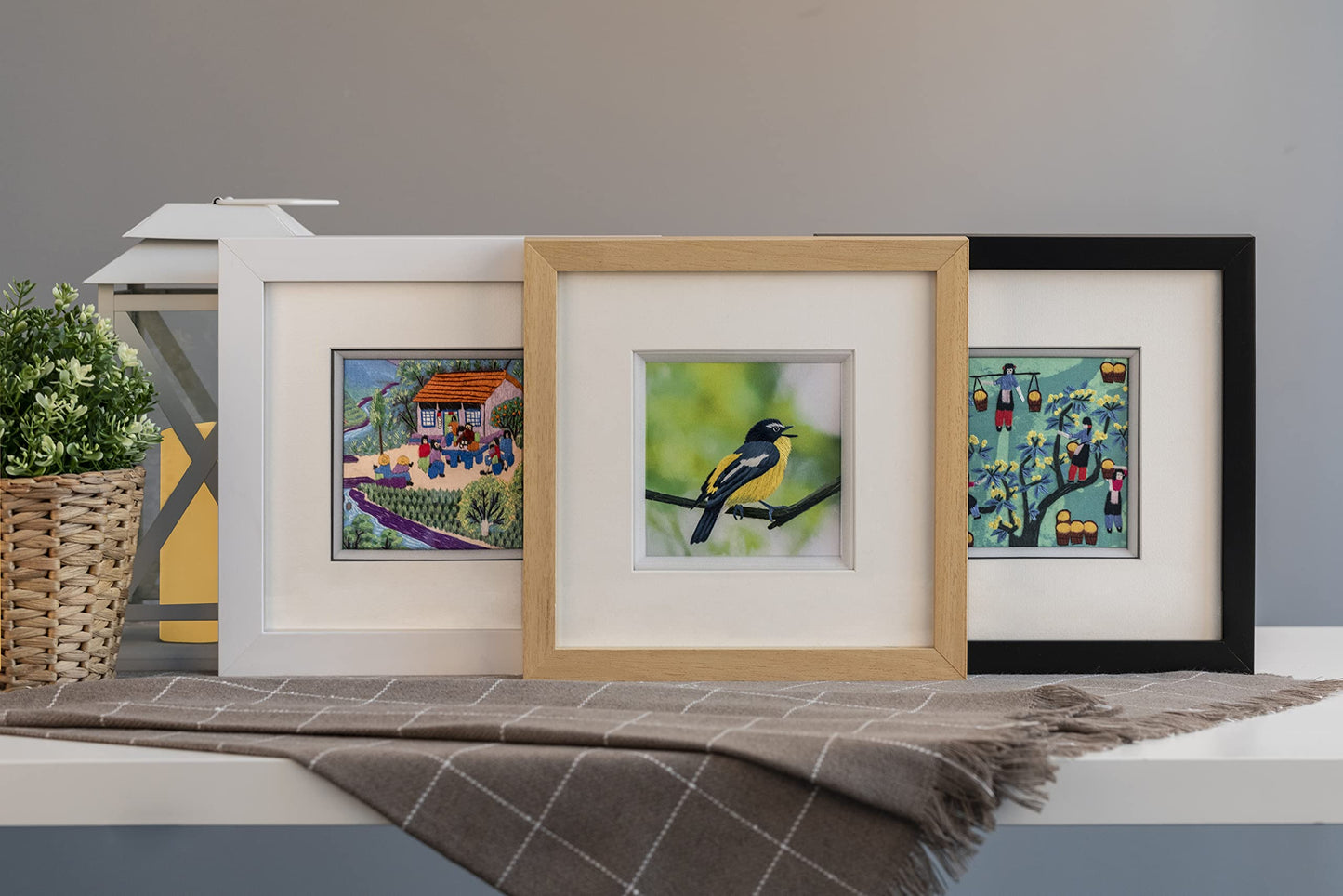Ebherys Hunan Hand Embroidery Artwork, Handmade Paintings with Wood Frame Hanging on the wall as Room Decoration Home Accessories, Meaningful Gifts for Mother Daughter and Friends (Hanging Cloth)