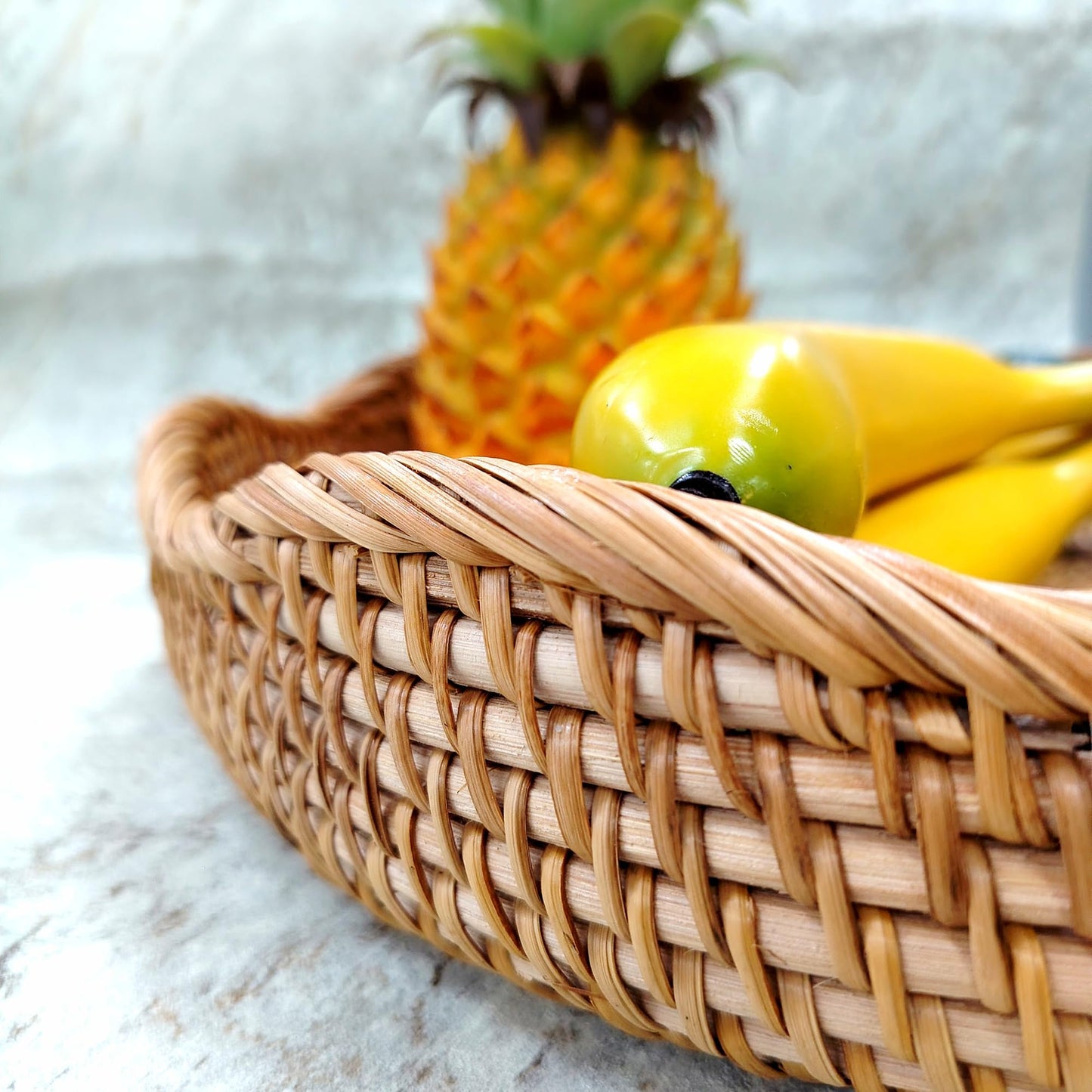 chicapica Large 16" Handwoven Rattan Serving Tray & Fruit Basket, Natural Wicker Decorative Bowl for Kitchen Island, Rustic Farmhouse Entryway Organizer & Boho Table Centerpiece