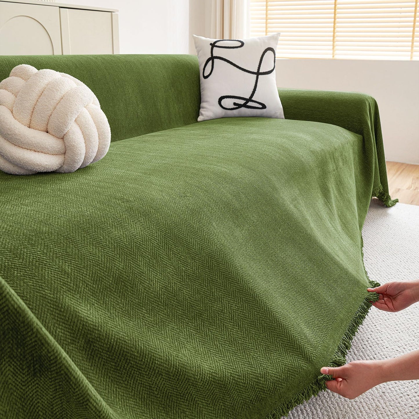 hyha Couch Cover for Dogs, Boho Sofa Covers for 3 Cushion Couch Washable, Chenille Sofa Slipcover for Pets, Soft Loveseat Sectional Couch Throw Blankets with Tassels (Green, 71x118 Inch)