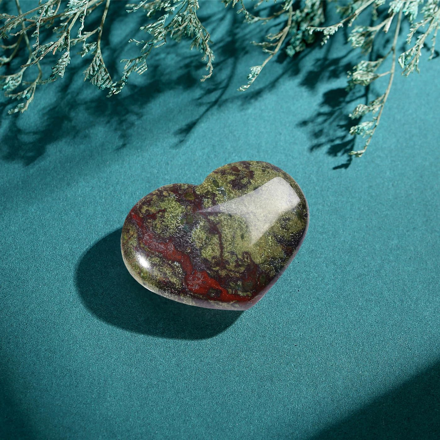 MAIBAOTA 45 mm Bloodstone Crystals Stones Heart Love Crystal Valentines Gifts for Herfriend Wife Palm Stone Reiki Crystal Gemstone Worry Stones for Anxiety