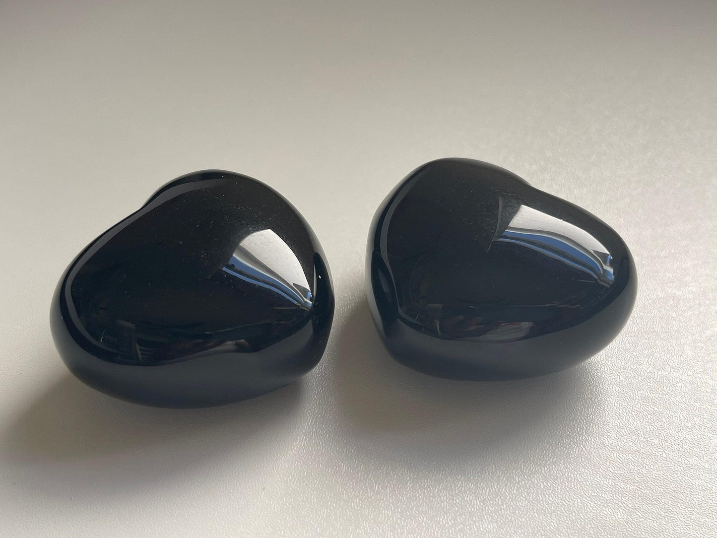 GAF TREASURES Black Obsidian Gemstone Hearts, Polished Black Obsidian Puffy Hearts, Black Obsidian Crystal Palm Stone, Black Obsidian Healing Crystal Hearts (1 Heart)