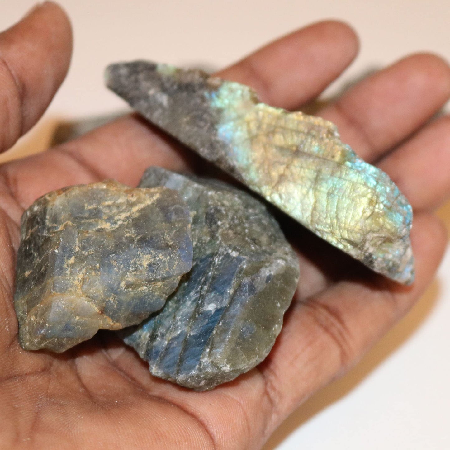 REAL-GEMS Natural Labradorite 1lb lot Raw Healing Crystals Rough Stones for Tumbling, Cabbing, Polishing, Wire Wrapping, Wicca & Reiki Crystal Healing, Mix Gemstones,7 Chakra (Labradorite)