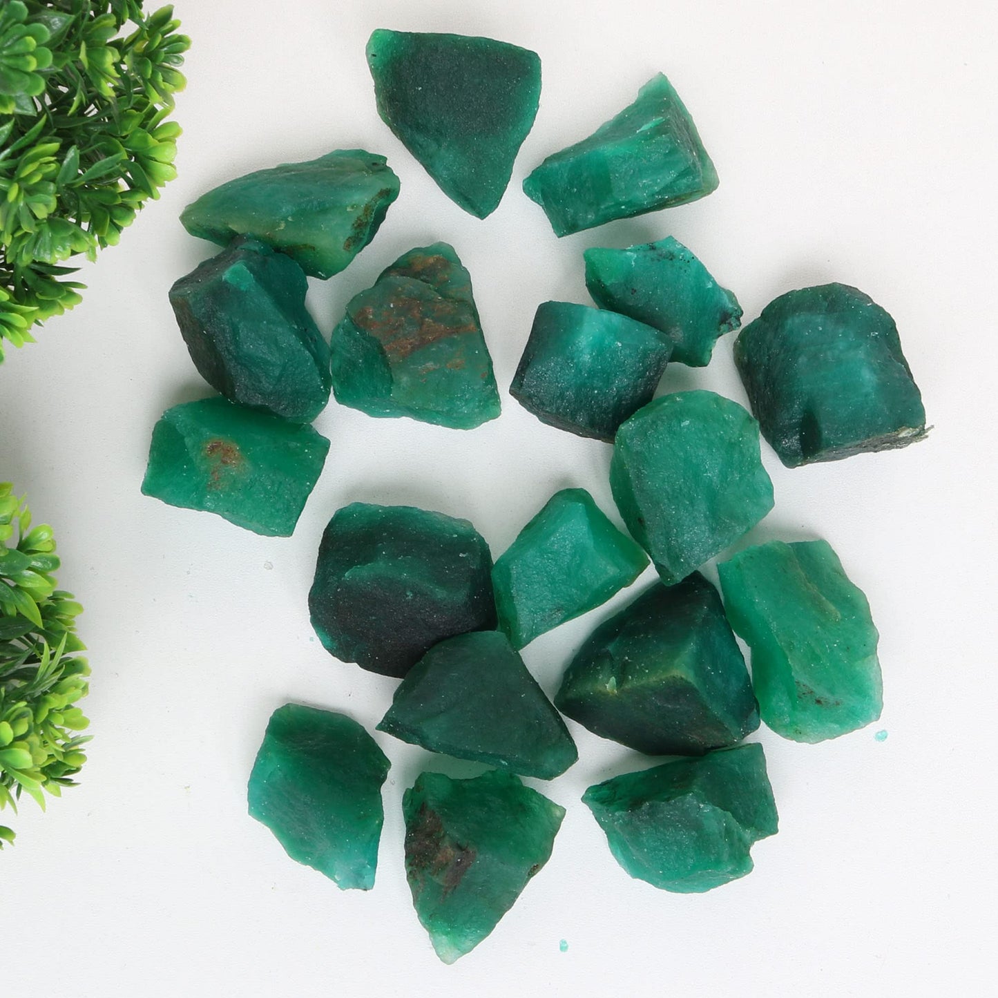 REAL-GEMS Natural Raw Healing Crystals Rough Stones for Tumbling, Cabbing, Polishing, Wire Wrapping, Wicca & Reiki Crystal Healing, Mix Gemstones,7 Chakra (Green Emerald)