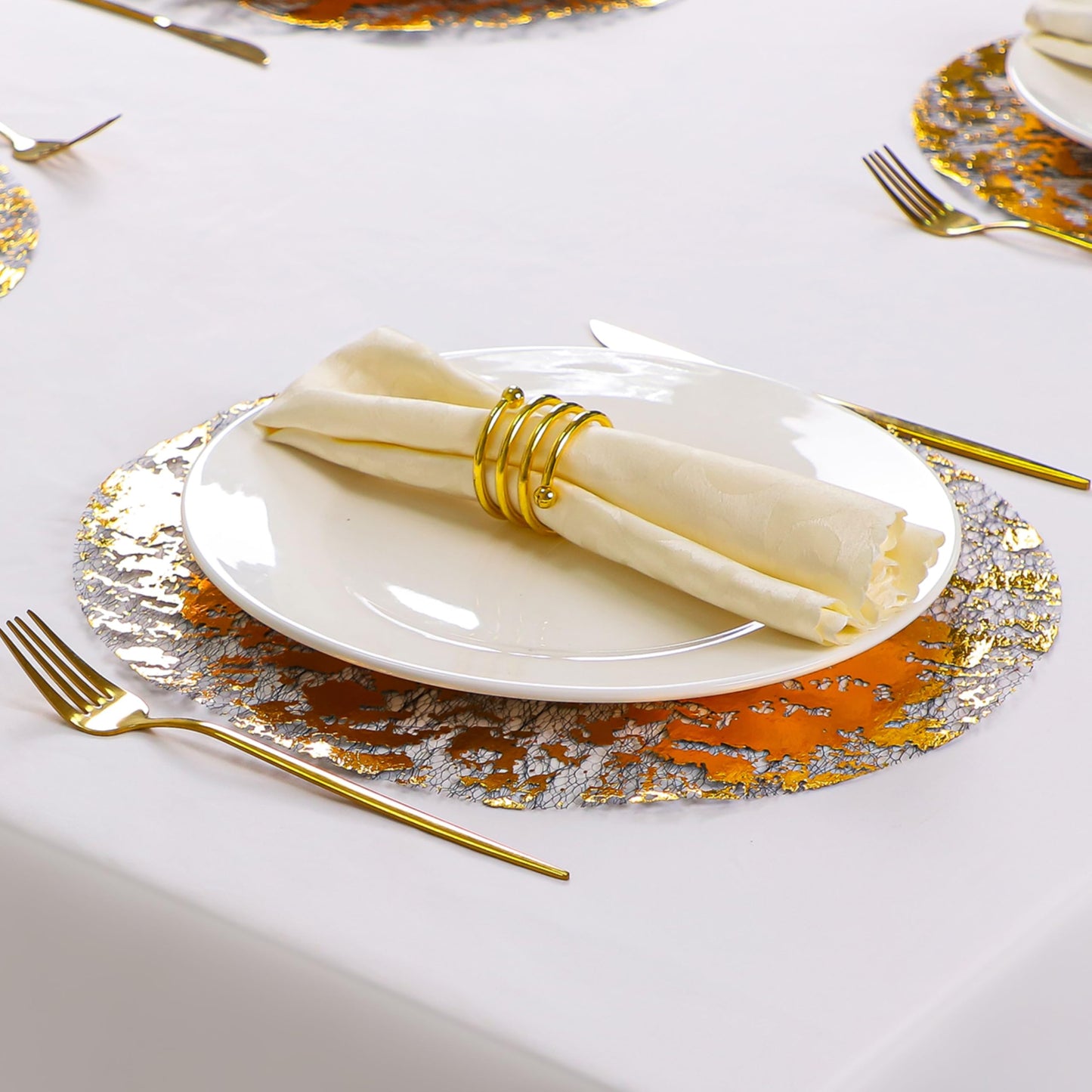 Snowkingdom 12 Pcs Black & Gold Placemats, Round Disposable Metallic Foil Doilies Glitter Mesh Table Mats for Fall Thanksgiving Christmas New Year Dinner Party Holiday Celebration Decorations