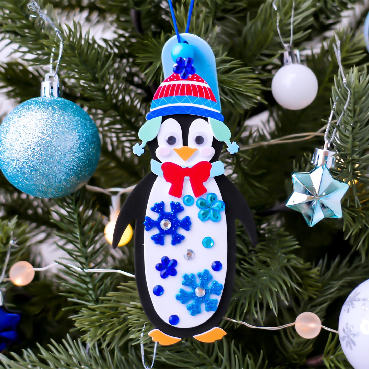 Winlyn 24 Sets Winter Decorations DIY Penguin Ornaments Bookmarks Christmas Craft Kits Foam Penguin with Snowflake Foam Stickers for Kids Holiday Seasonal Gift Home Classroom Activities Party Favors