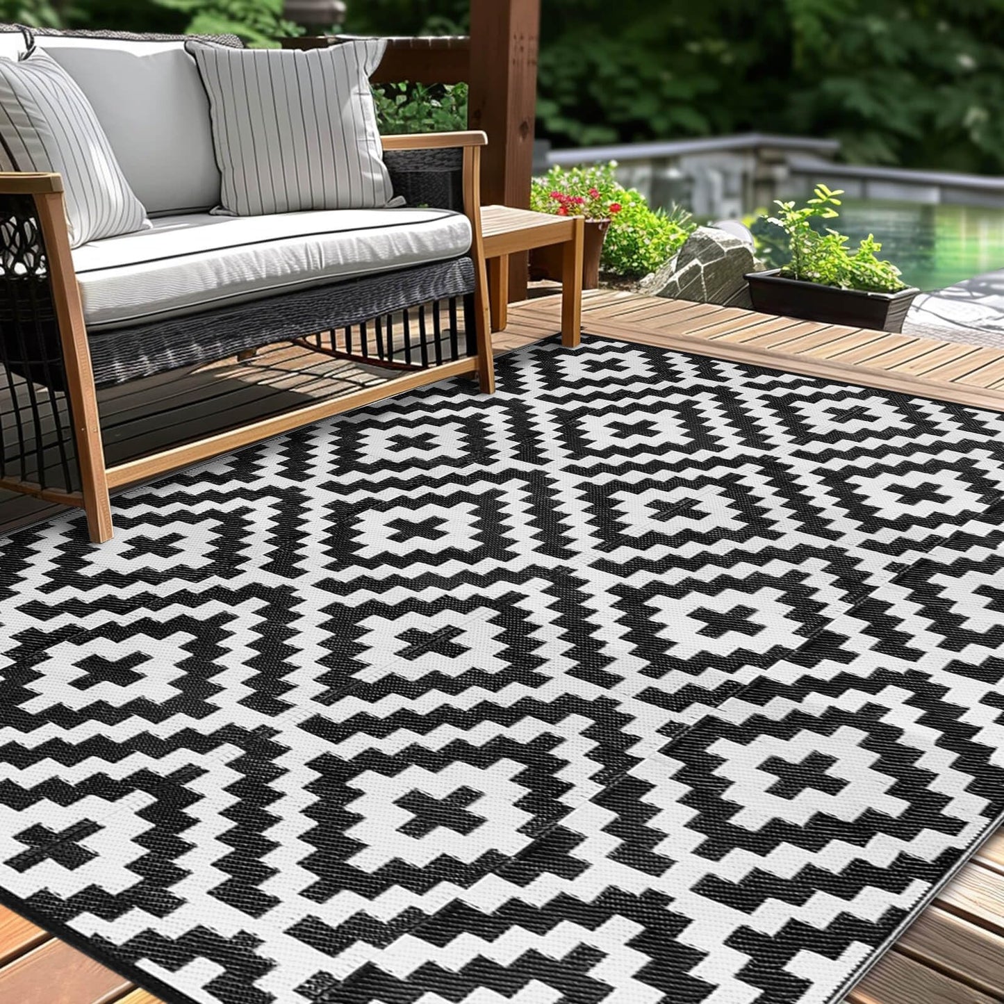 Outdoor Patio Plastic Straw Rug - 4x6 ft Outdoor Camping Rug Waterproof Reversible, Area Carpet Patios Clearance RV, Outside Porch Balcony Deck for Camper, Black & White