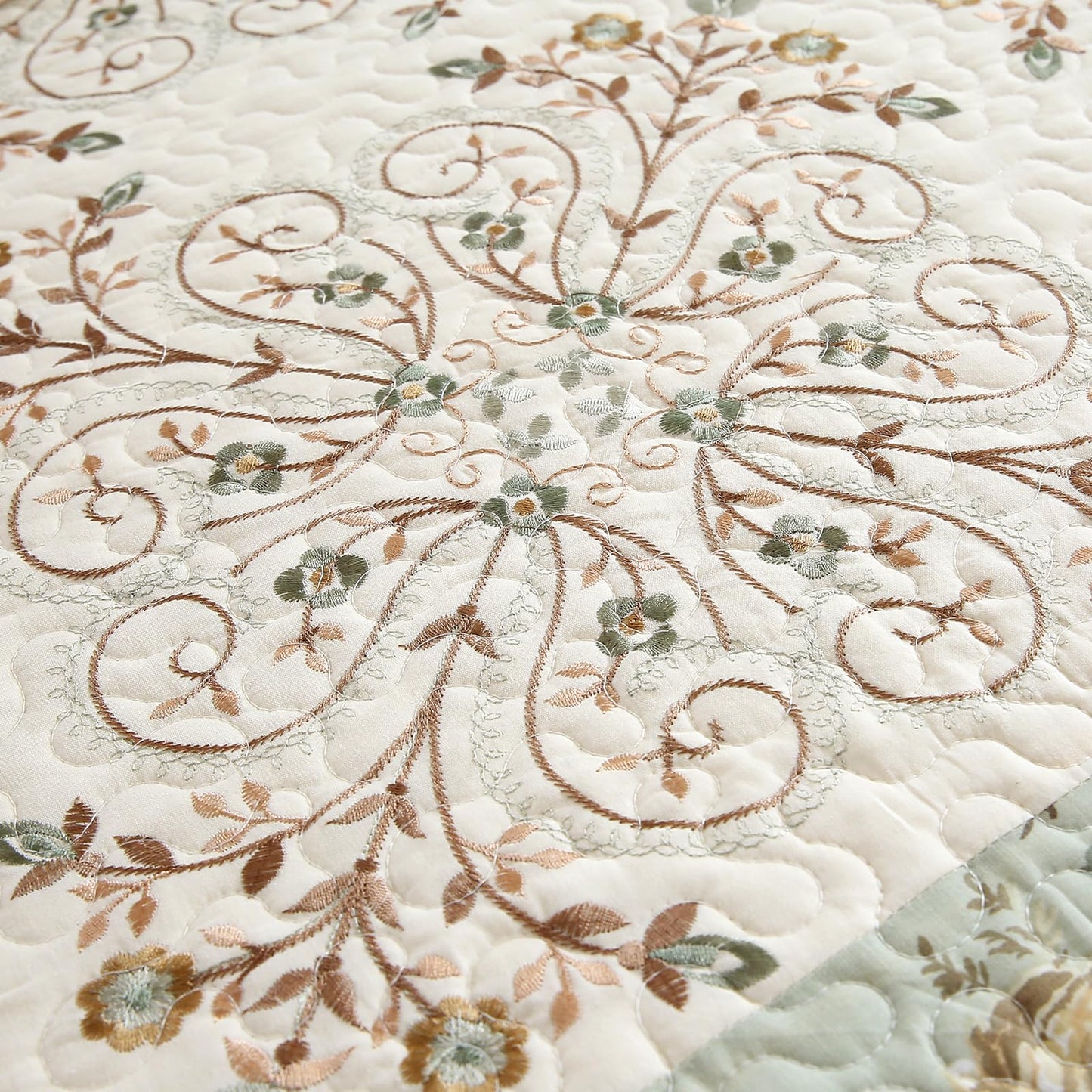 vctops 3 Piece Farmhouse Patchwork Quilt Set Oversized Queen, Elegant Floral Embroidered Cotton Quilted Bedspread Coverlet Lightweight Reversible Bedding Cover with 2 Pillow Sham (98x106 in)