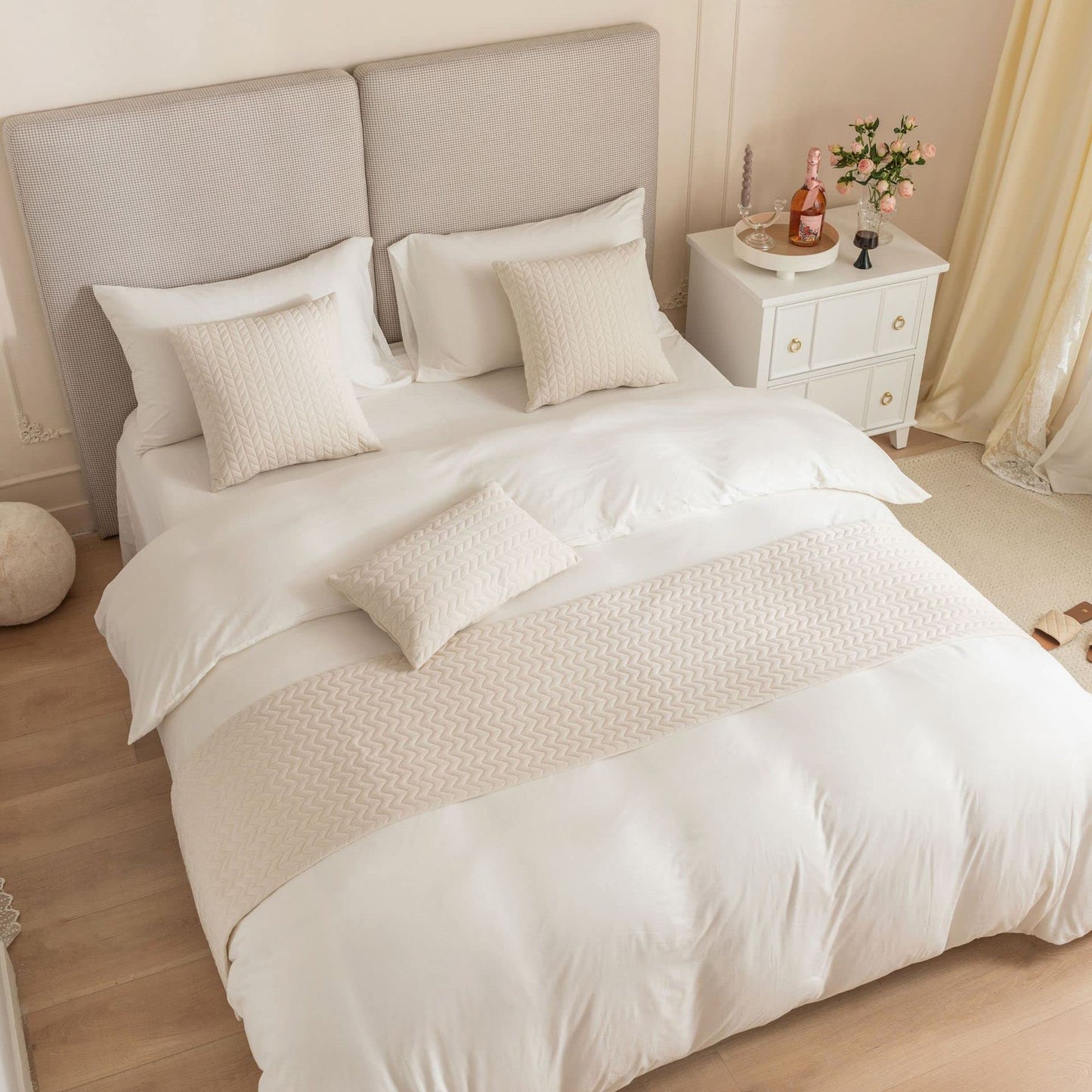 Fudaiki Bed Runner Quilted Wave Pattern Fleece Bed Throws for Foot of Bed Bedding Scarf Protection for Bedroom Hotel Beige King