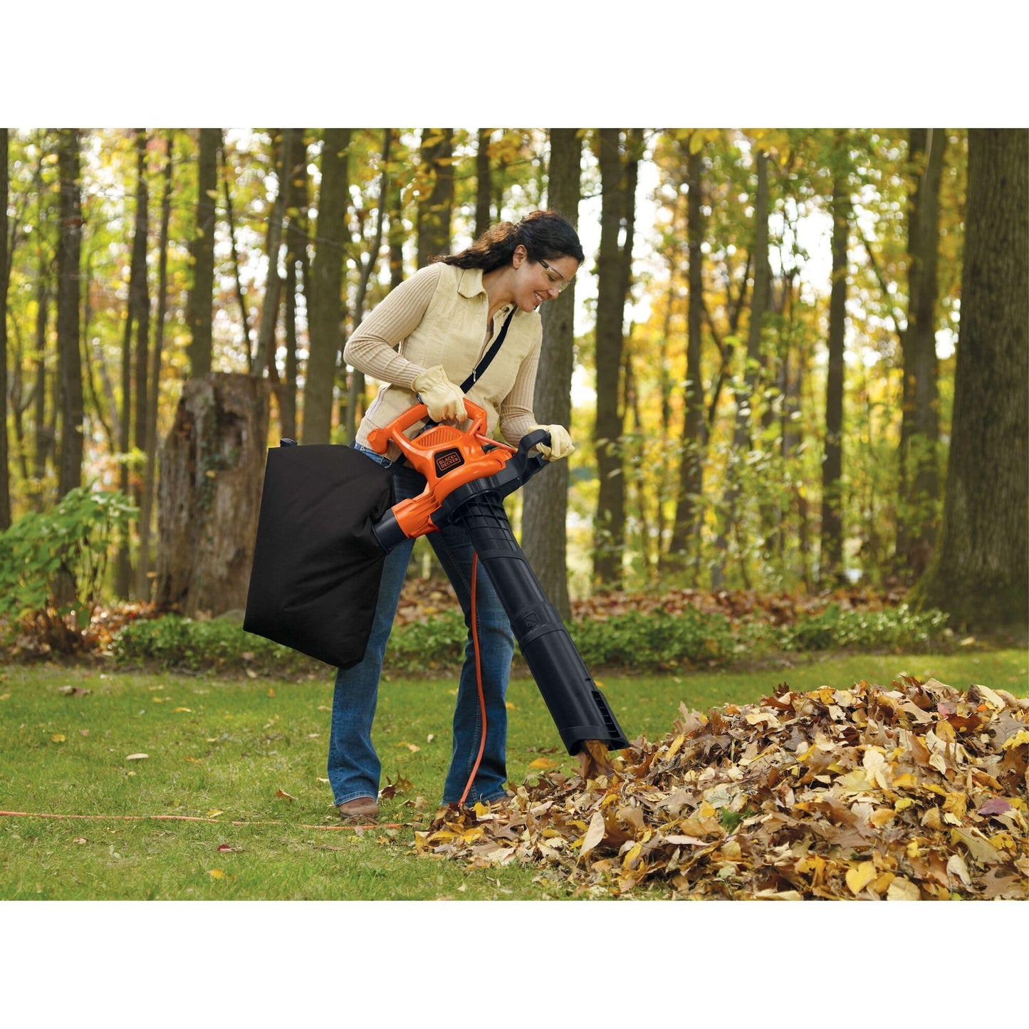 BLACK+DECKER Corded Leaf Blower Leaf Vacuum and Leaf Mulcher 3-in-1, Up to 230 MPH, 12 Amp Handheld Blower and Vacuum Combo (BV3600)