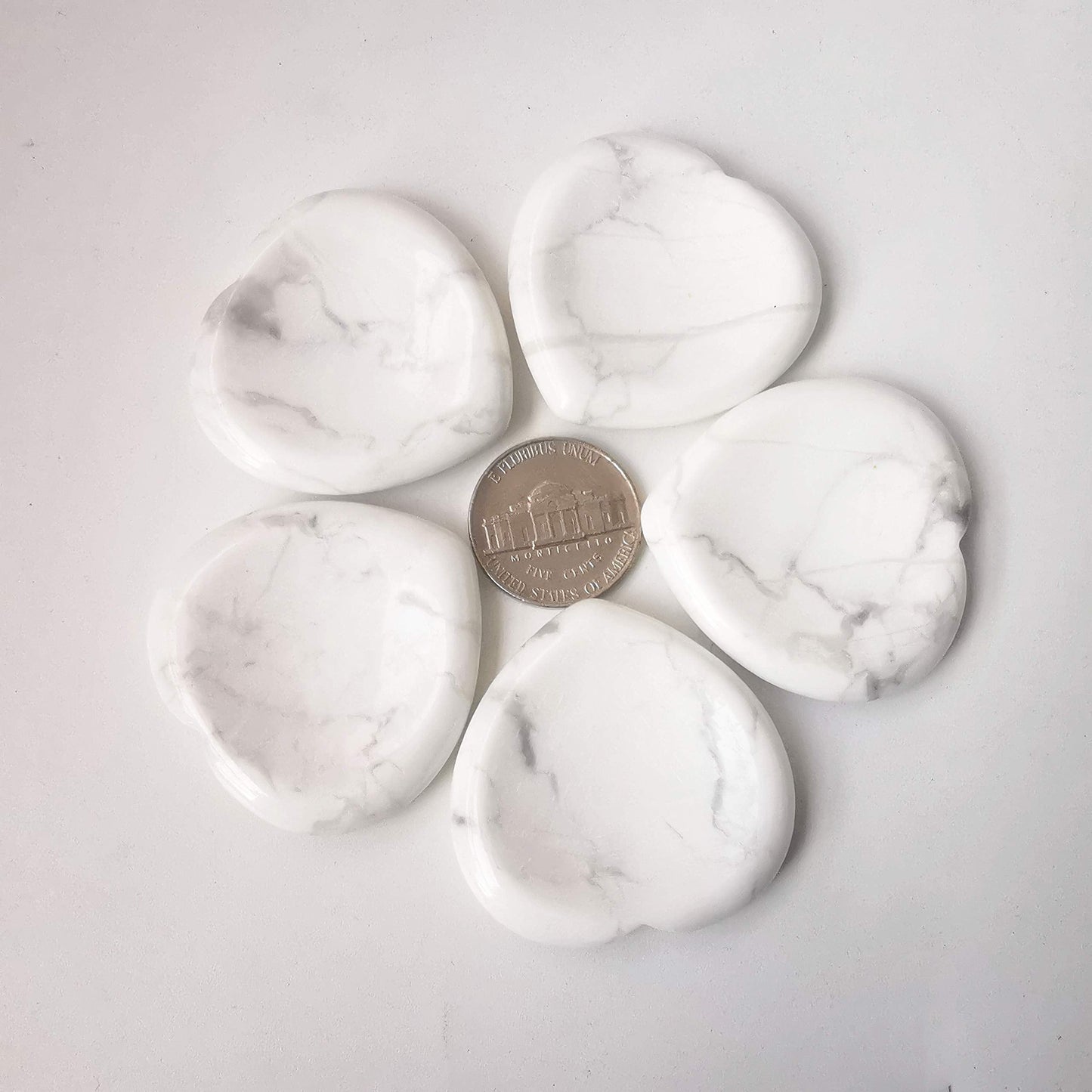 Bacatgem Natural White Howlite Turquoise Heart Chakra Thumb Worry Stone,Hand Carved Healing Crystal Shaped Stone for Anxiety Stress Relief Meditation