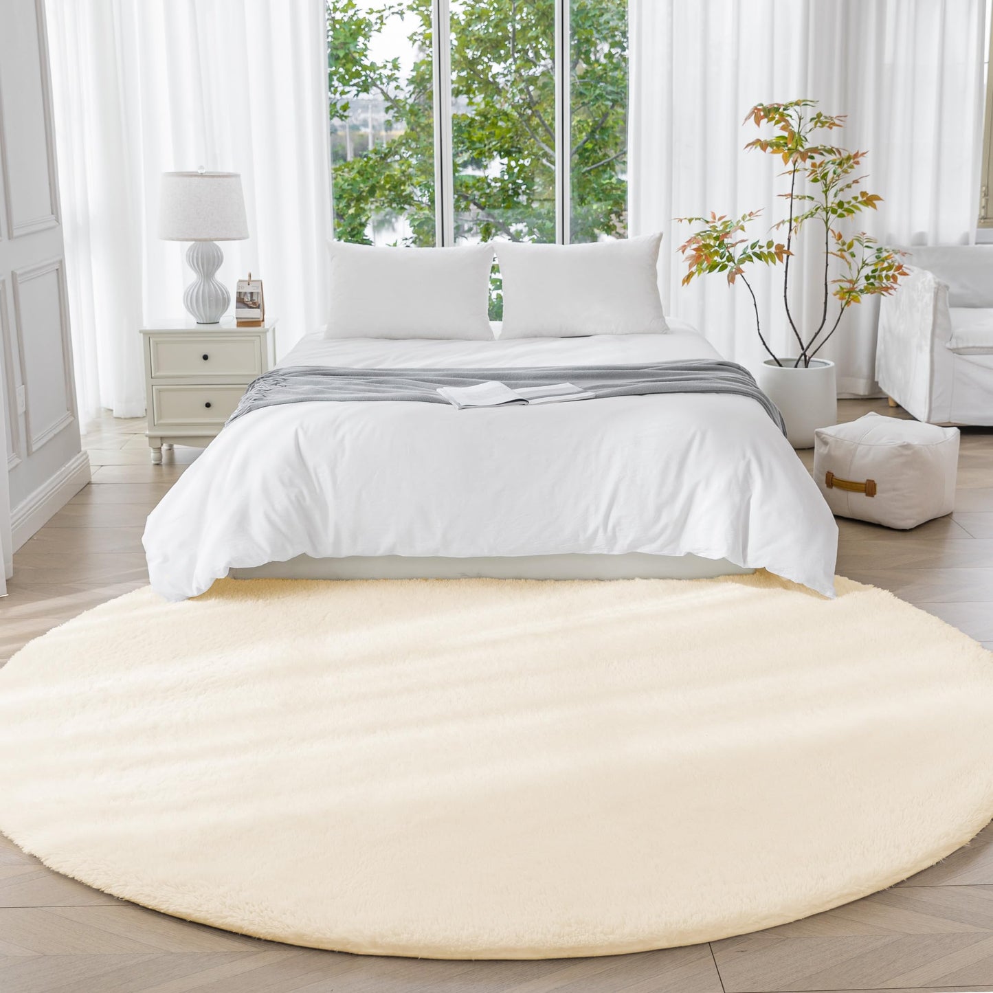 Amazon Basics Fluffy Washable Round Area Rug, Circle Shaggy Carpet for Living Room, Bedroom, Nursery, 6'R, Beige