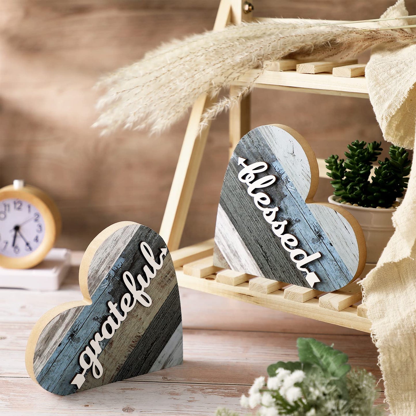 Jetec 2 Pcs Rustic Wooden Heart Table Decor, Daisy Farmhouse Home Decor, Bless This Home & Be Kind Sign for Living Room, Dining Room, Shelf & Mantel, Ideal Housewarming & Birthday Gift(Grateful Style)