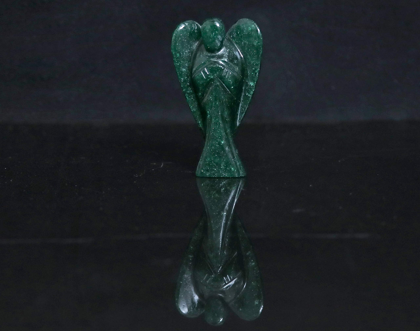 Green Aventurine Gemstone Guardian Angel Healing Crystal, Hand Carved Pocket Angel Figurine - Crystals for Positive Energy, Handmade Mini Statue for Love, Peace & Healing, Natural Gemstone Figurine