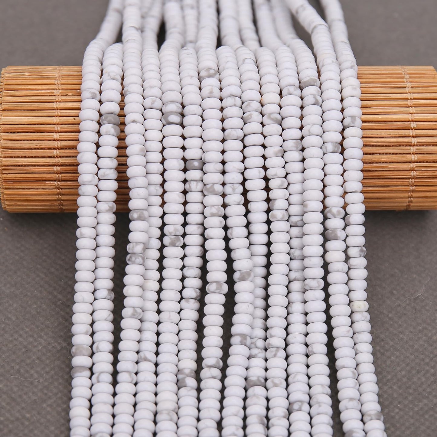 BONNY BOXX 1 Strand (150PCs) Natural 2 * 4mm Howlite Rondelle Beads, Natural Abacus Disk Stone Beads Loose Spacer Gemstone for DIY Bracelet Necklace Jewelry Making