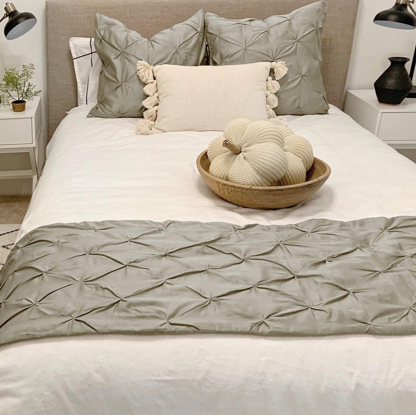 KBC linen 100% Cotton 800 Thread Count Pinch Pleated, Easy Care Decorative Bed Scarf Solid, 1 Piece Pinch Pleated Bed Runner, California King Size (108"X20") Light Grey