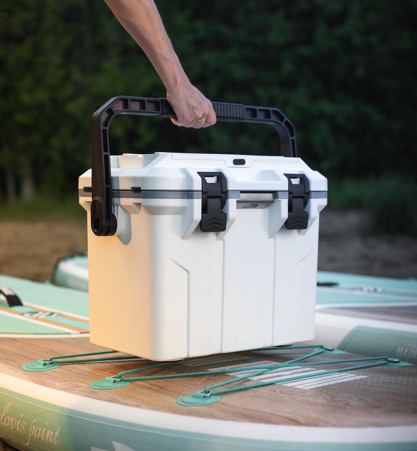Hard Cooler Box 16 QT - Portable Ice Chest, 15-Can Capacity, Waterproof, Heavy-Duty for Camping, Beach, Outdoor Activities - BluBox