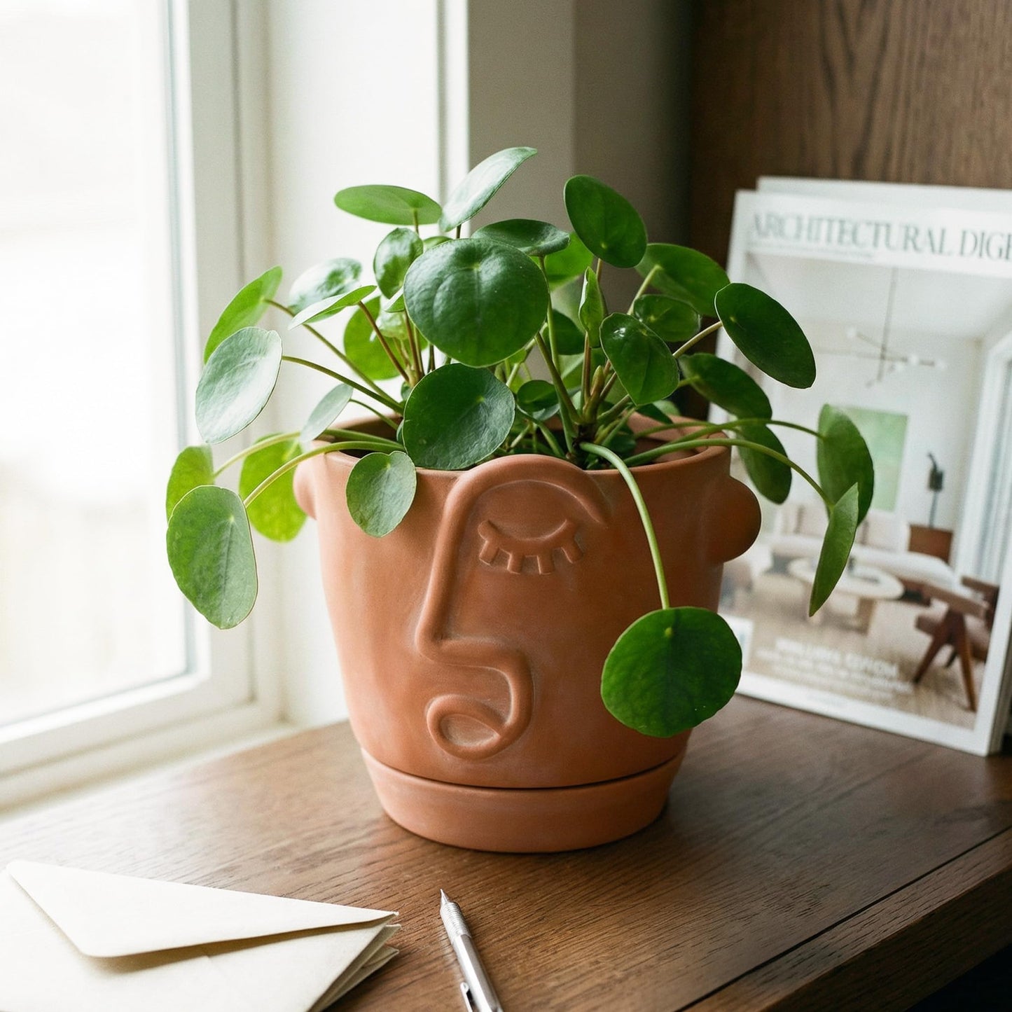 HERDUK 6 Inch Terracotta Abstract Face Planter with Drainage & Saucer – Artistic Ceramic Flower Pot for Indoor Plants, Boho Home Decor, Unique Gift for Plant & Art Lovers