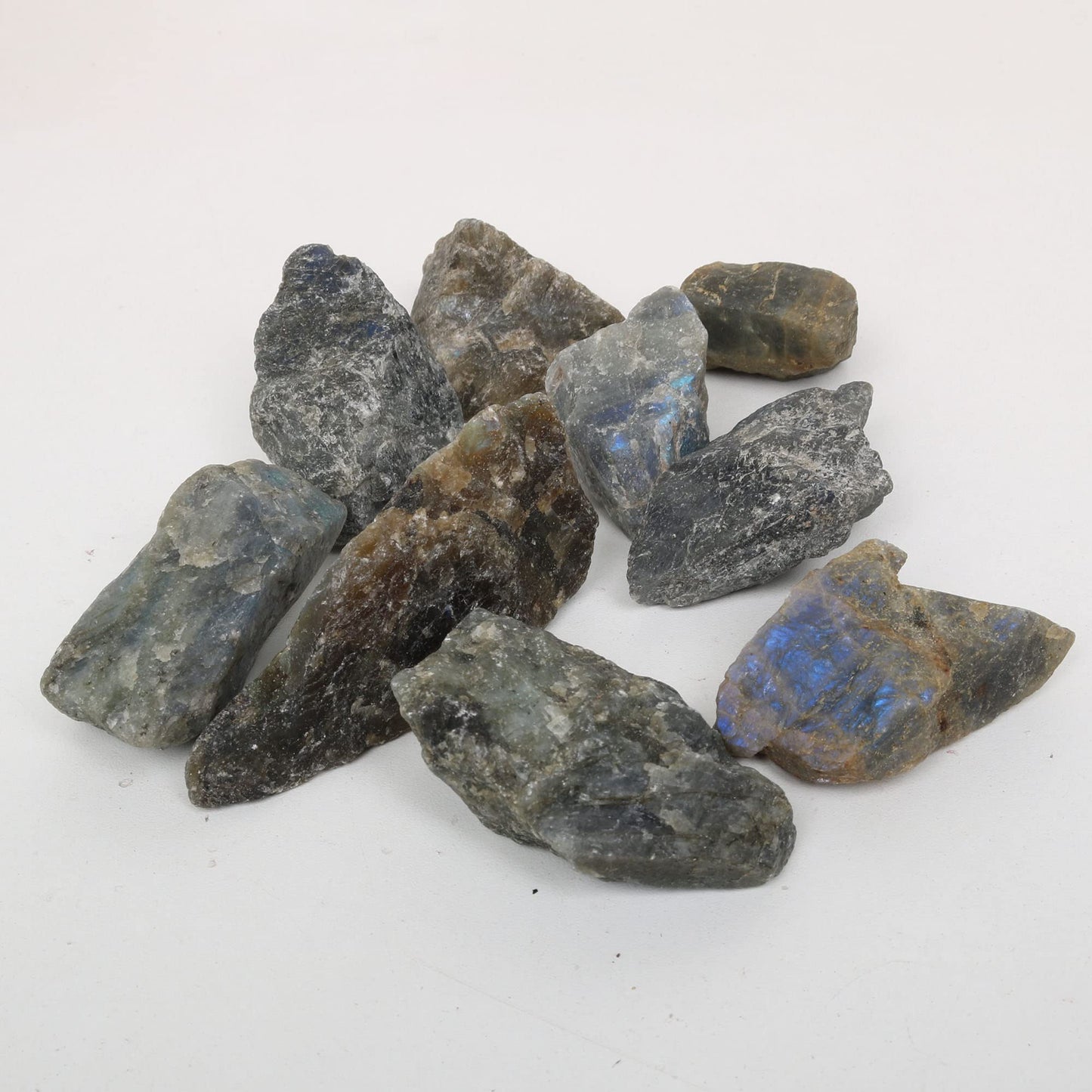 REAL-GEMS Natural Labradorite 1lb lot Raw Healing Crystals Rough Stones for Tumbling, Cabbing, Polishing, Wire Wrapping, Wicca & Reiki Crystal Healing, Mix Gemstones,7 Chakra (Labradorite)