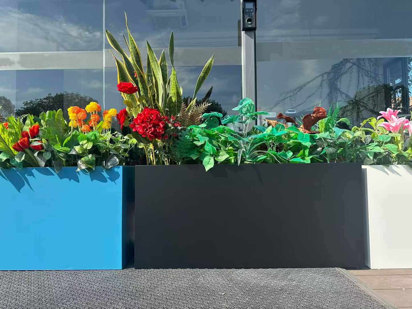 MinCHI257 40" L x 16" W x 18" H Metal Large Rectangular Planter - Long Planter Box for Outdoor Patio/Porch Planter Boxes Outdoor Modern Design for Plants, Flowers, Garden,Spliced Flower Pot (Black)