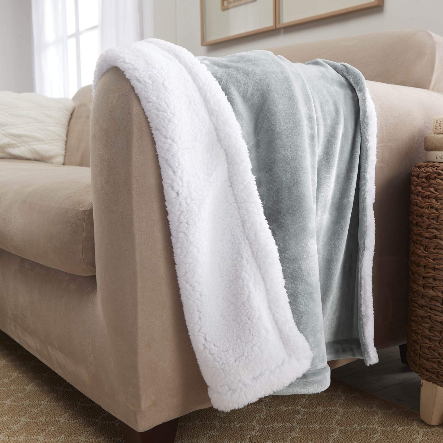 Genteele Sherpa Throw Blanket Super Soft Reversible Ultra Luxurious Plush Blanket, 50 x 60 inches, Silver/White