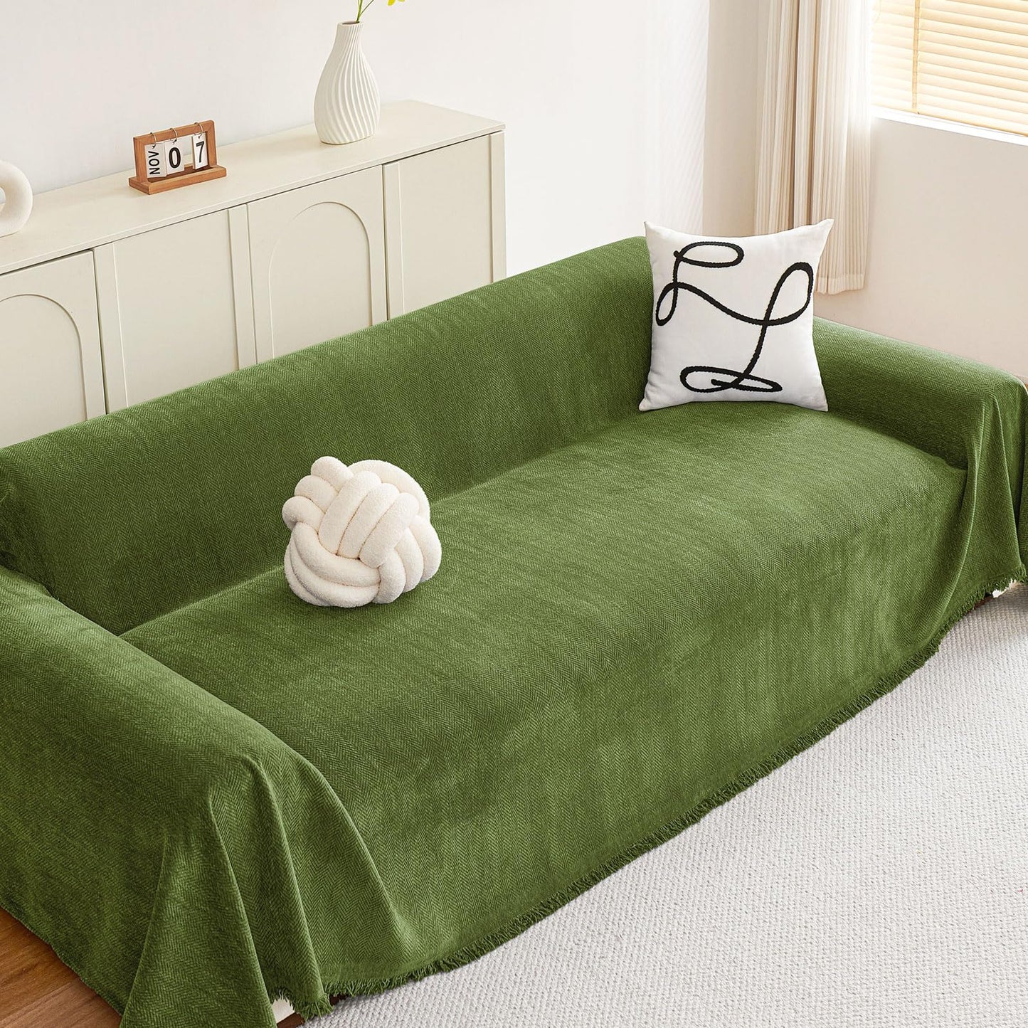 hyha Couch Cover for Dogs, Boho Sofa Covers for 3 Cushion Couch Washable, Chenille Sofa Slipcover for Pets, Soft Loveseat Sectional Couch Throw Blankets with Tassels (Green, 71x118 Inch)