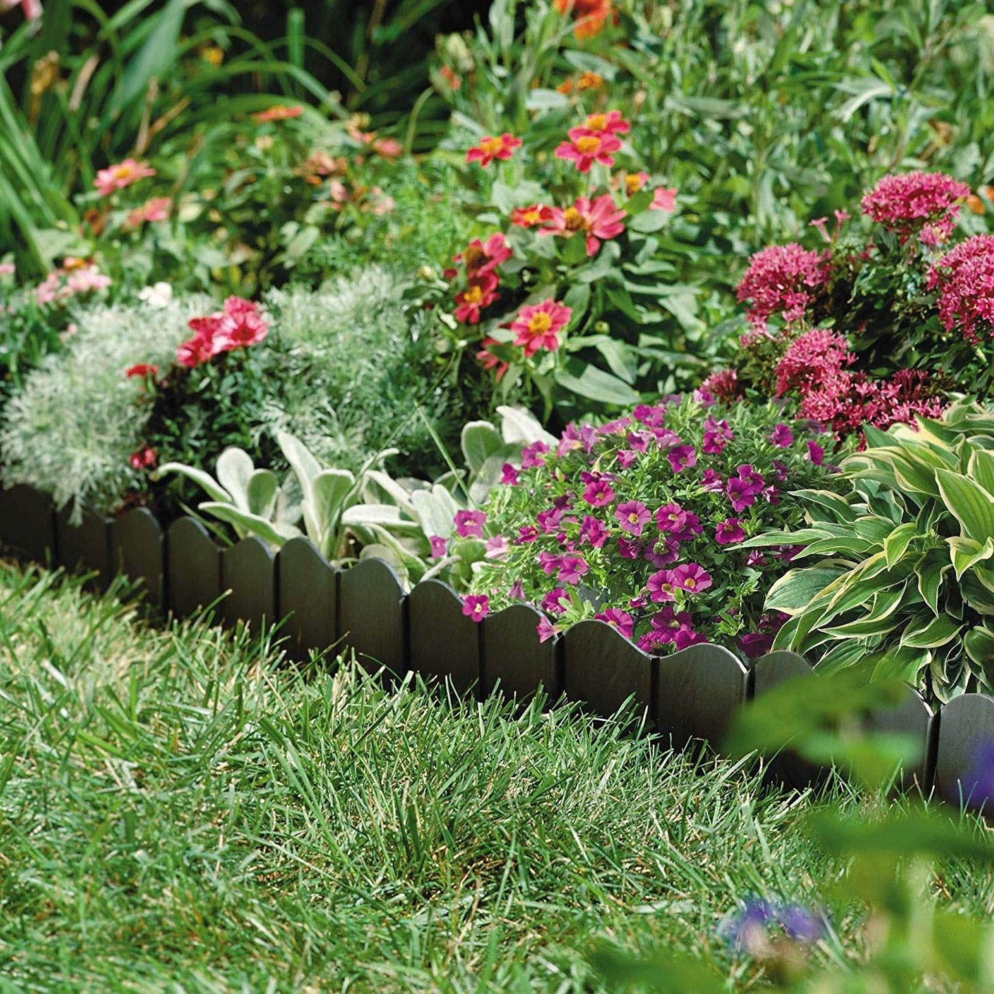 Suncast 6" Interlocking No Dig Border Landscape Edging, Black Vinyl (Set of 40)