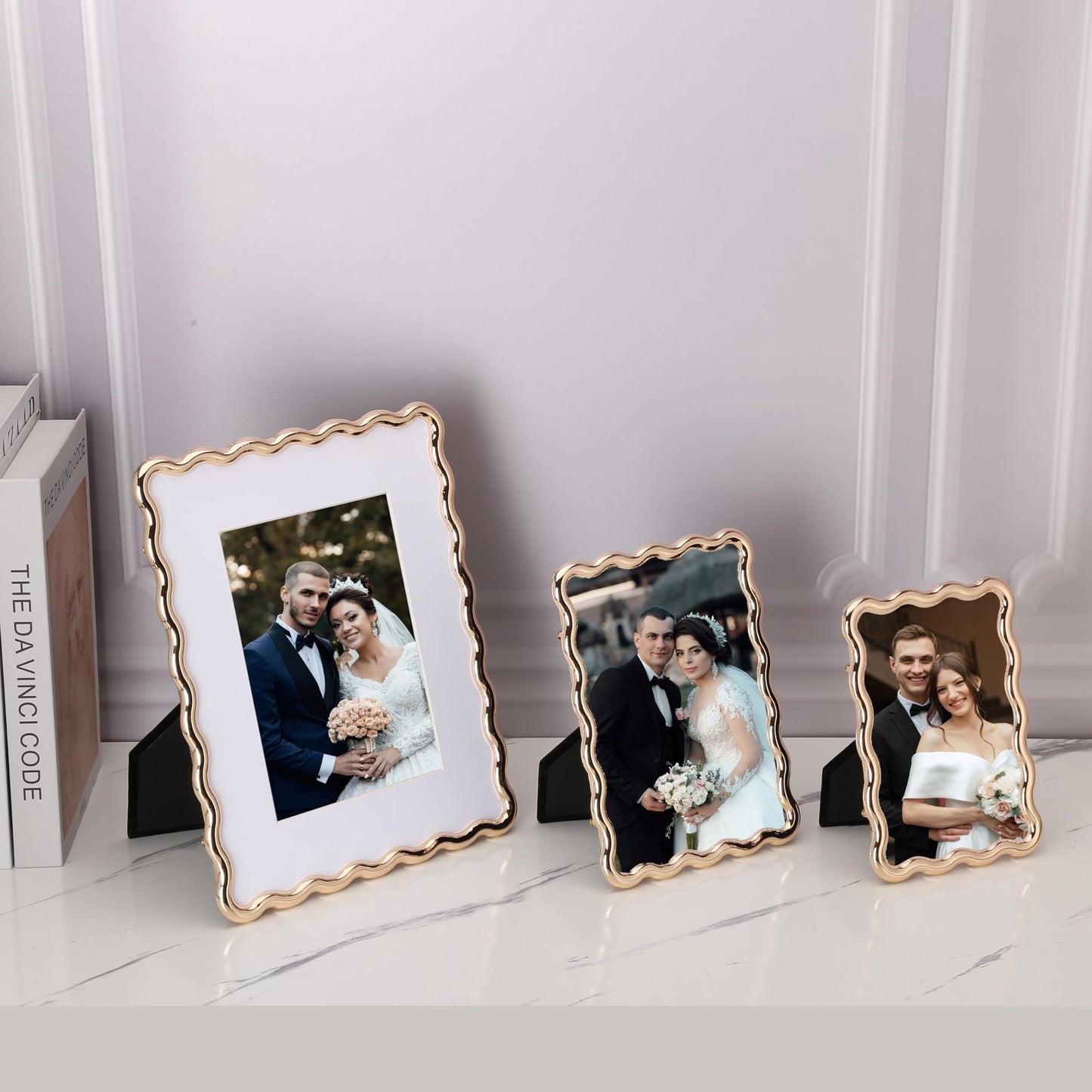 GorYeeFine Gold 4 x 6'' High-End Zinc Alloy Picture Frame with Wave Design - Modern Glamour 6x4'' Pictures Frames for Desktop and Wall Décor