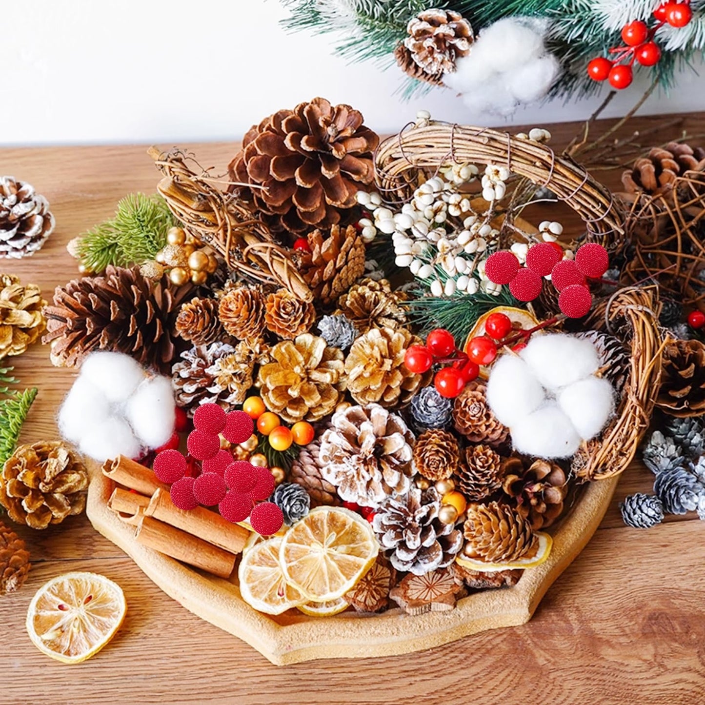 YOOHUA 300PCS 12mm Artificial Holly Berries, Artificial Berry, Mini Frosted Fruit Holly Berries for Christmas Tree Decorations Crafts Party Wedding Holiday Season Winter Décor Home Decor