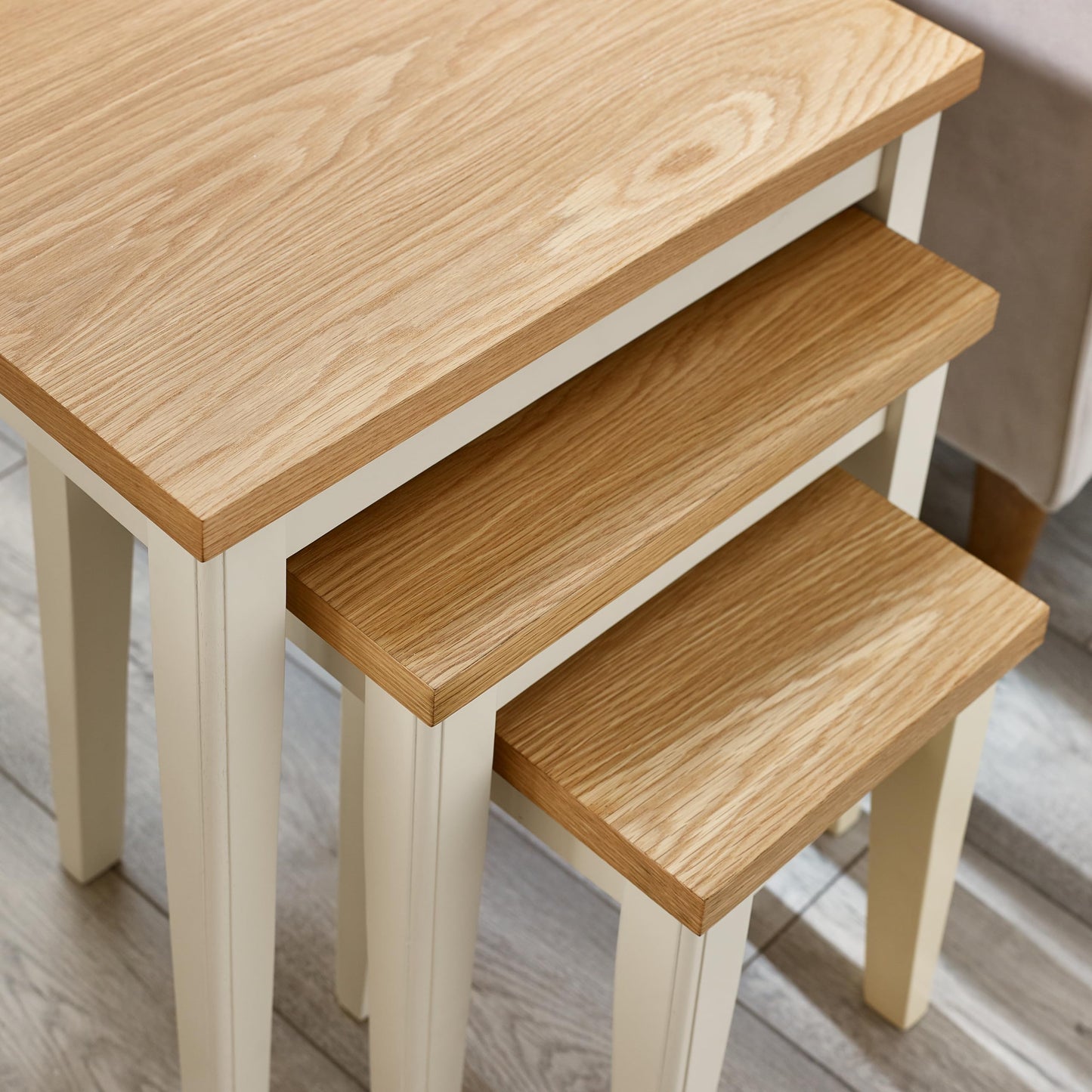 Furniturebox UK Set of 3 Wooden Nesting Tables - Eden Solid Wood Nested Tables - Pale Oak Veneer Tops Cream Legs - Modern Farmhouse Traditional Living Room Furniture - Solid Rubberwood