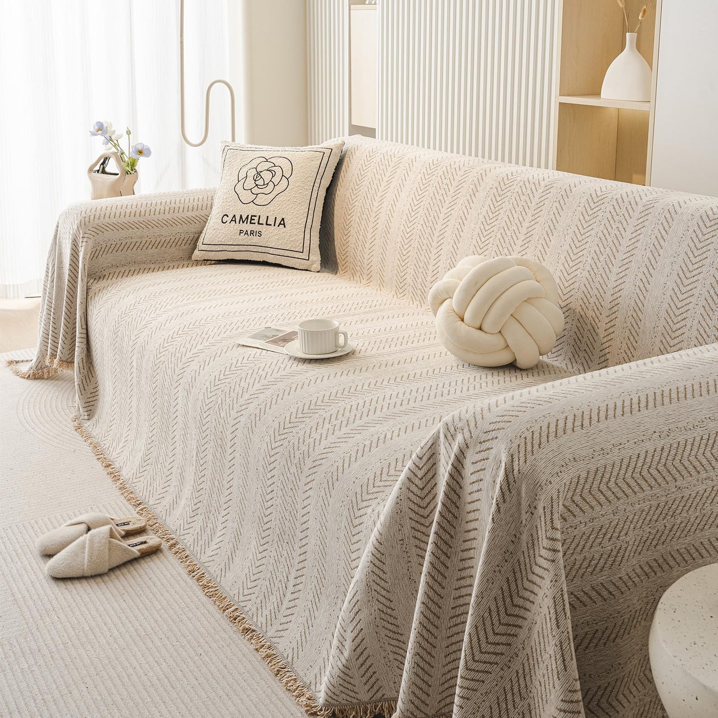 EvaLoome Chenille Sofa Throw Blanket with Herringbone Pattern and Tassel Edges, Thick & Soft Couch Cover, Machine Washable, Anti-Slip, Pet-Friendly, Fits 2/3-Seater (Beige, 71″x134″)