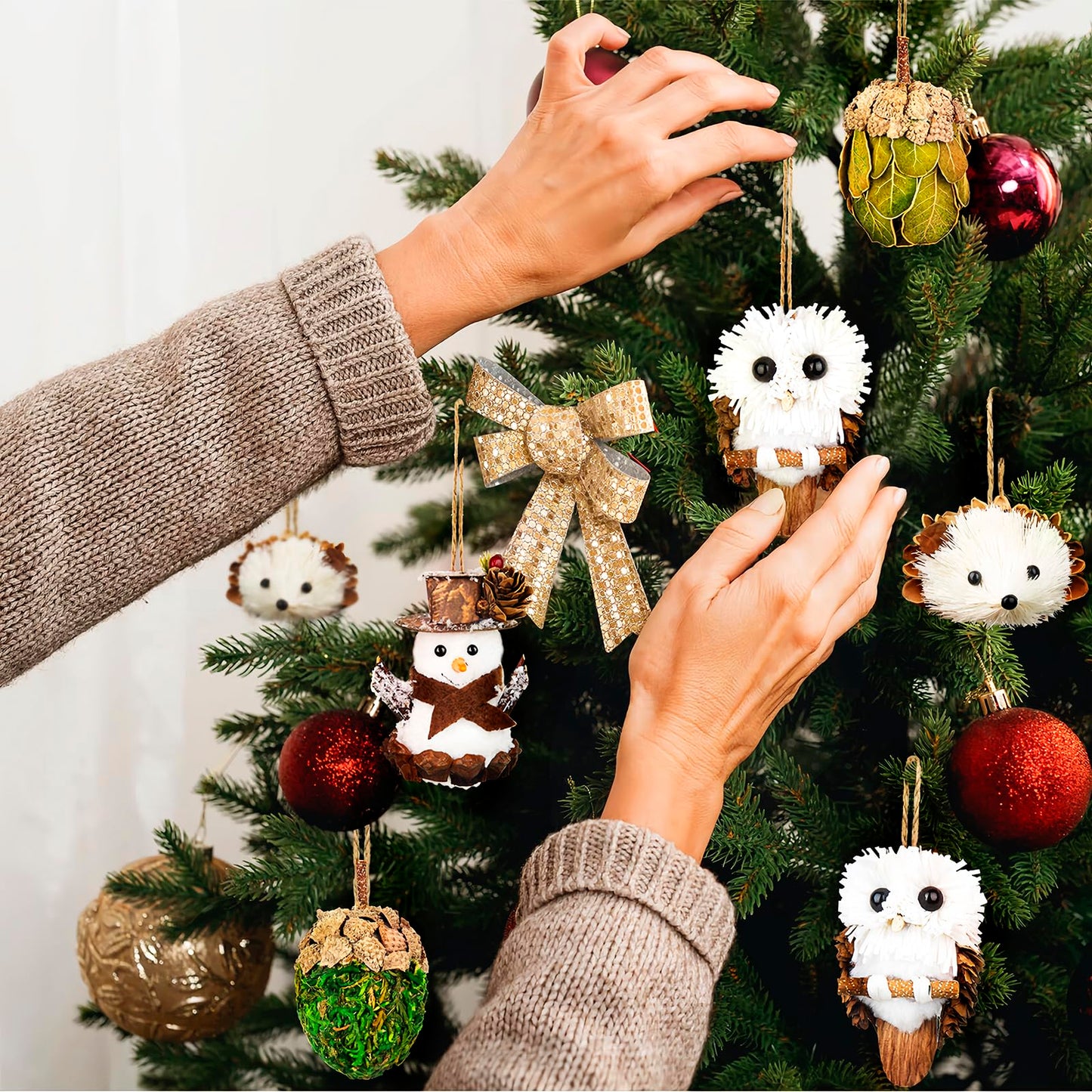 4Pcs Christmas Snowman Ornaments - Handmade Hanging Decoration, Christmas Decor - Ideal for Christmas Tree, Holiday Centerpiece, Party Supplies, and Home Decor