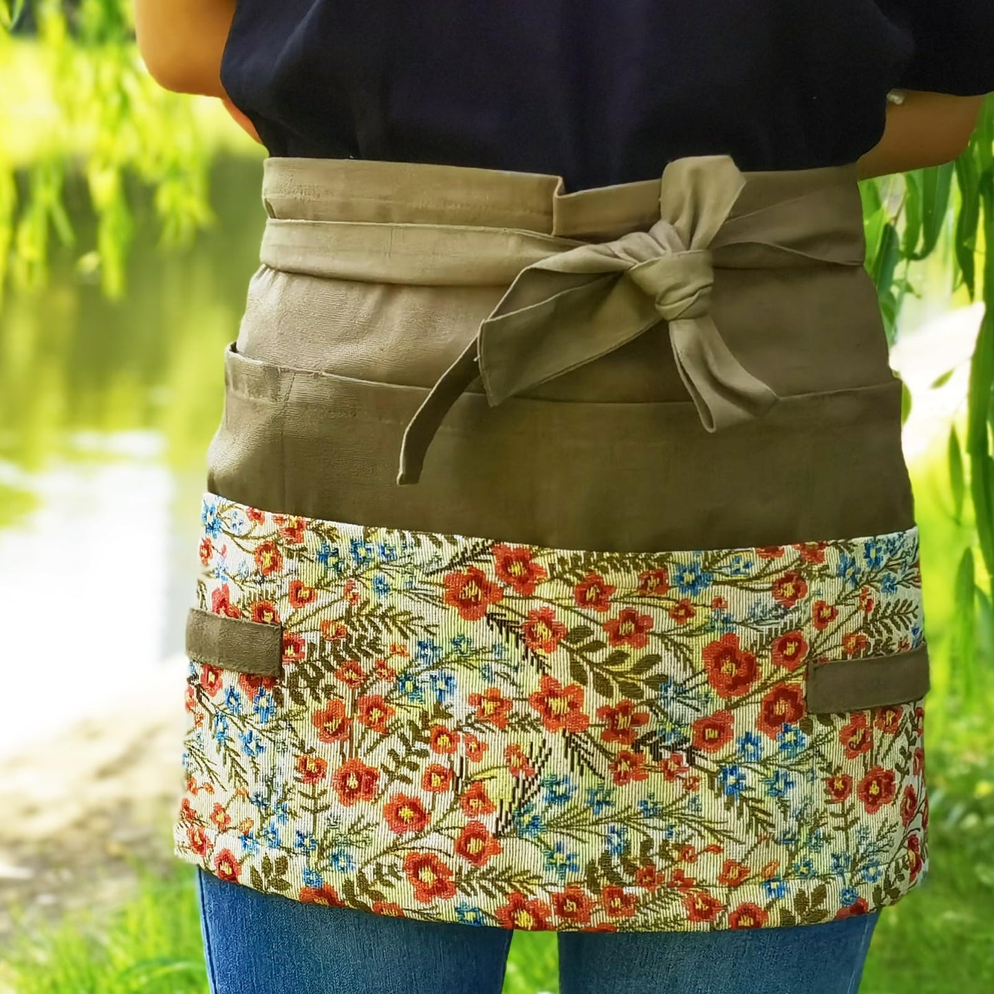 MILCIL Women's Floral Waist Apron, Gardening & Kitchen Apron, Half Cute, Peach Blossom, 8 Pockets, One Size Fits All