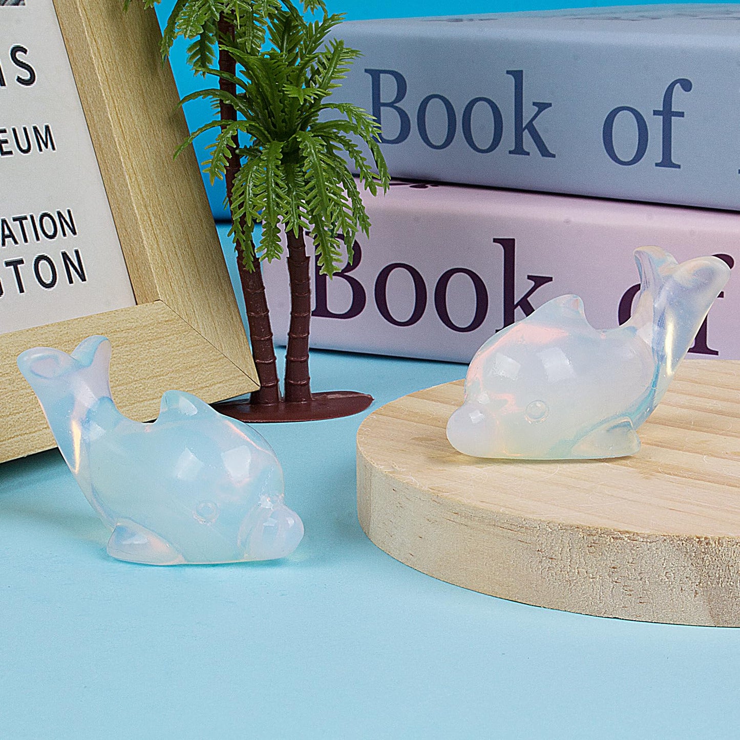 Hguxmcu Opalite Crystal Dolphin Carving Hand Carved,1.8 Inch Dolphin Figurine Polished Gemstone Animal Sculpture Healing Stone Meditation Decor Gift Collection