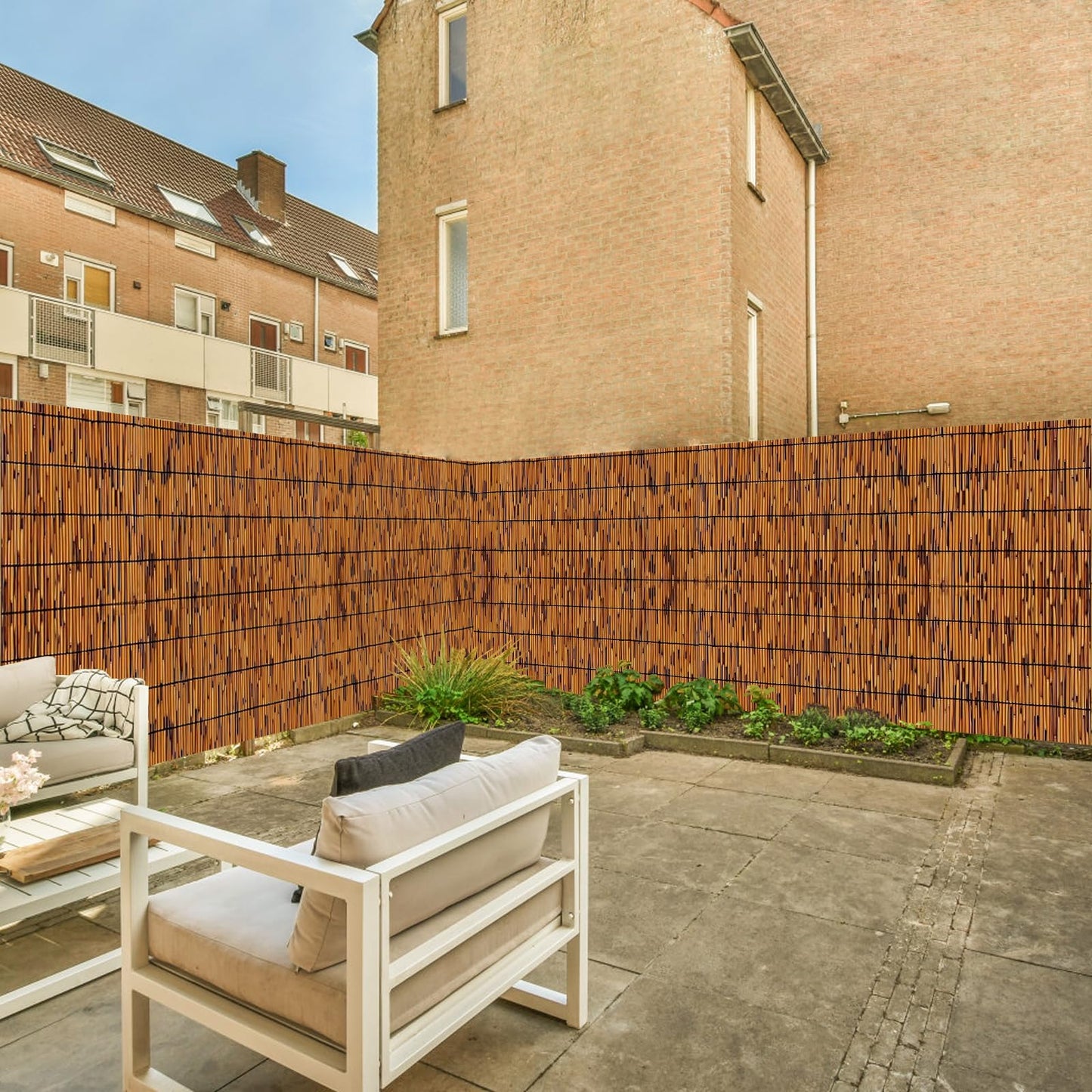 KOIUEYW Reed Fencing Rolls, Decorative Bamboo Fencing 4ft High Roll Reed Screen, Bamboo Curtains for Balcony Patio Garden Backyard Outdoor (Light Russet)